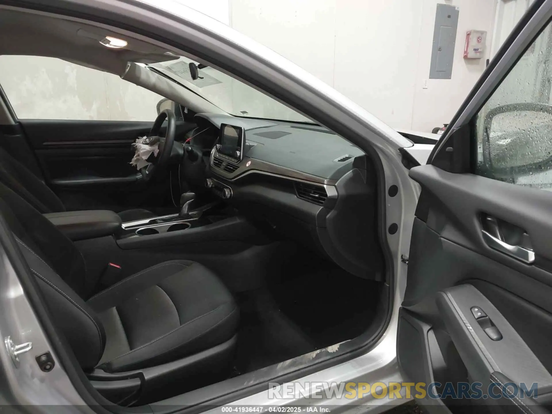 5 Photograph of a damaged car 1N4BL4DV7RN391215 NISSAN ALTIMA 2024