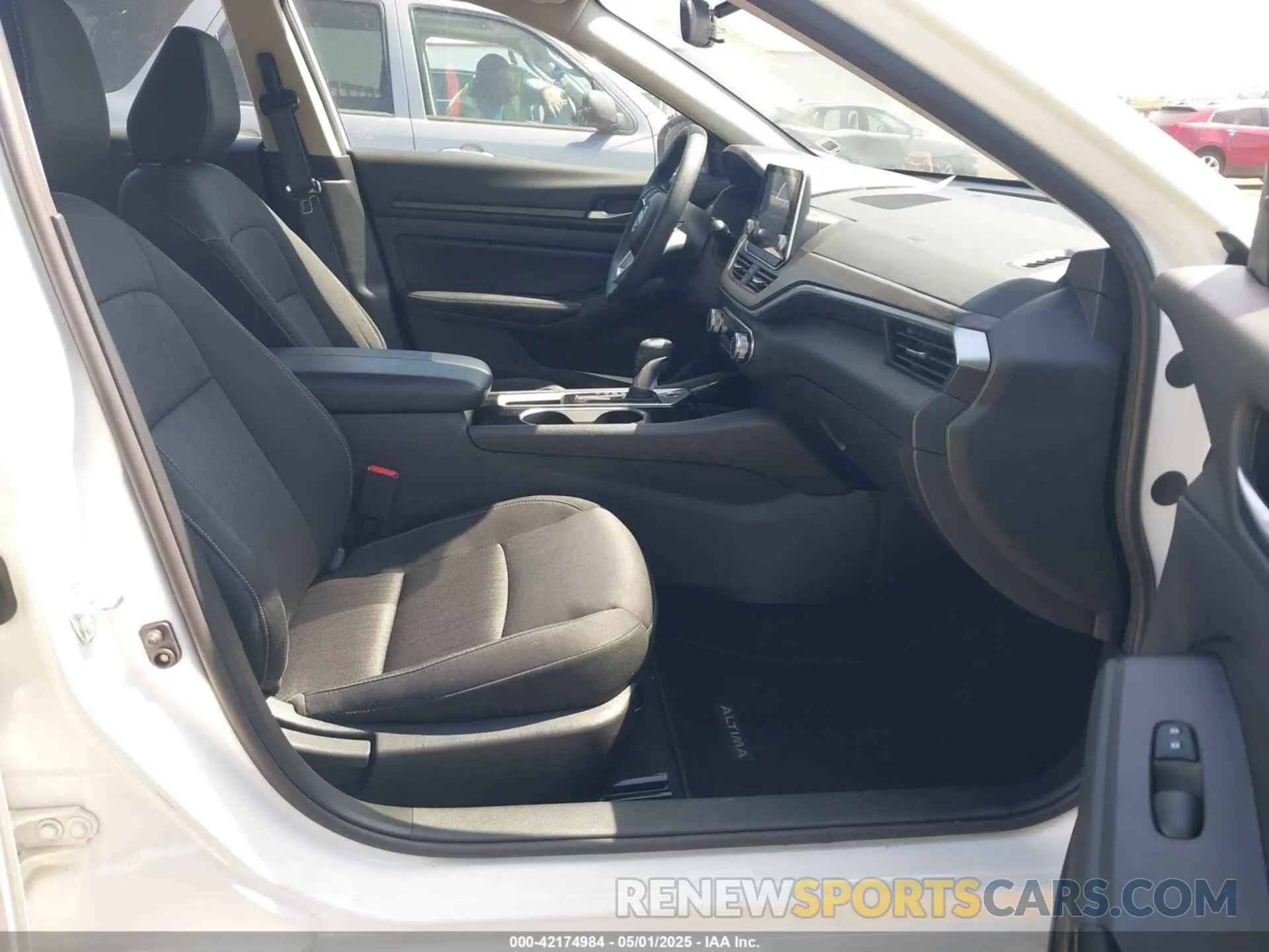 5 Photograph of a damaged car 1N4BL4DV7RN412693 NISSAN ALTIMA 2024