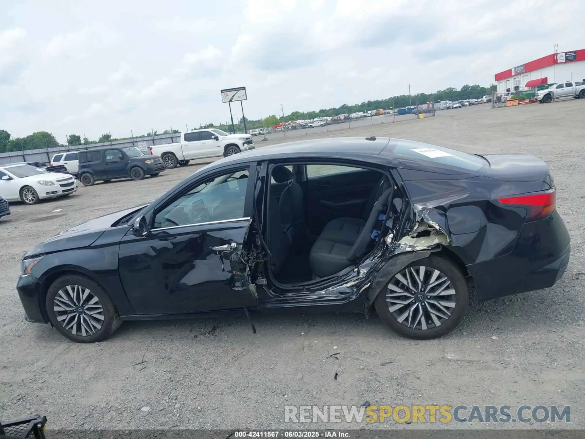 15 Photograph of a damaged car 1N4BL4DV7RN432023 NISSAN ALTIMA 2024