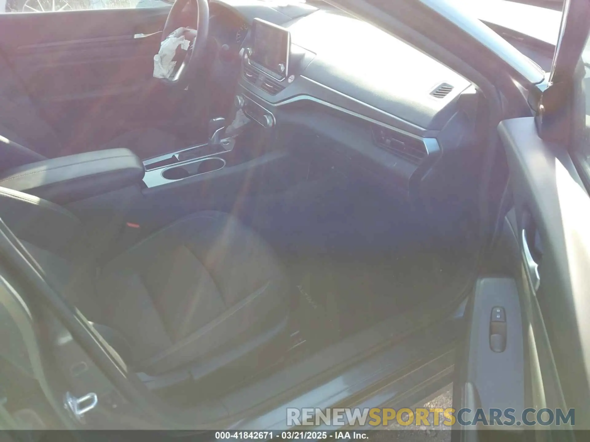 5 Photograph of a damaged car 1N4BL4DV8RN313428 NISSAN ALTIMA 2024