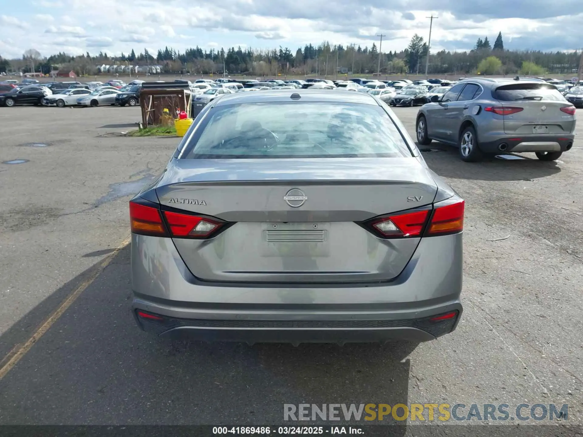 17 Photograph of a damaged car 1N4BL4DV8RN314336 NISSAN ALTIMA 2024