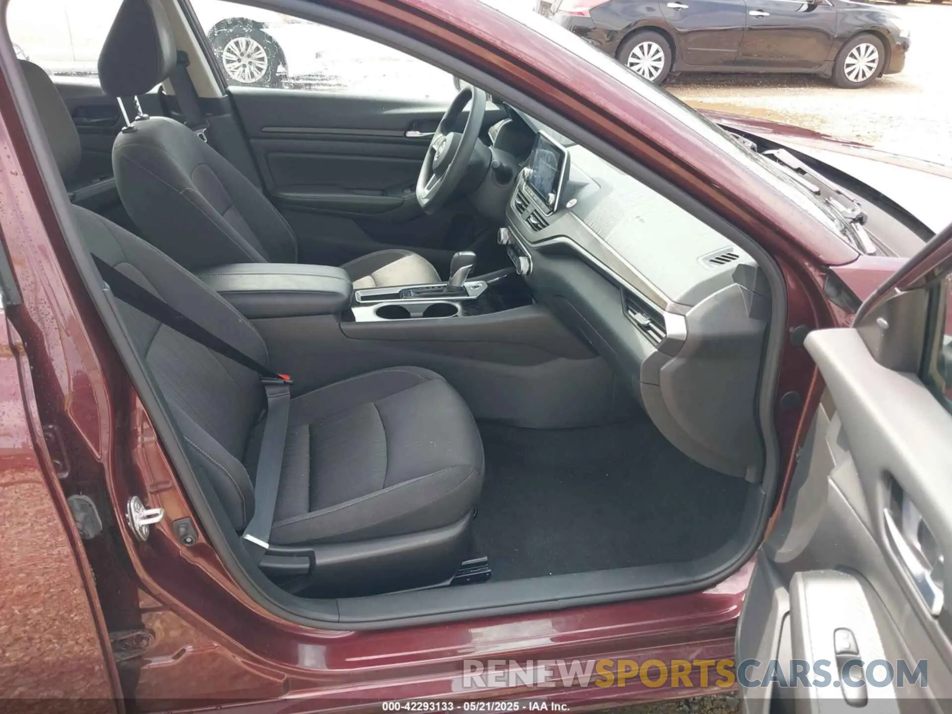 5 Photograph of a damaged car 1N4BL4DV8RN319729 NISSAN ALTIMA 2024