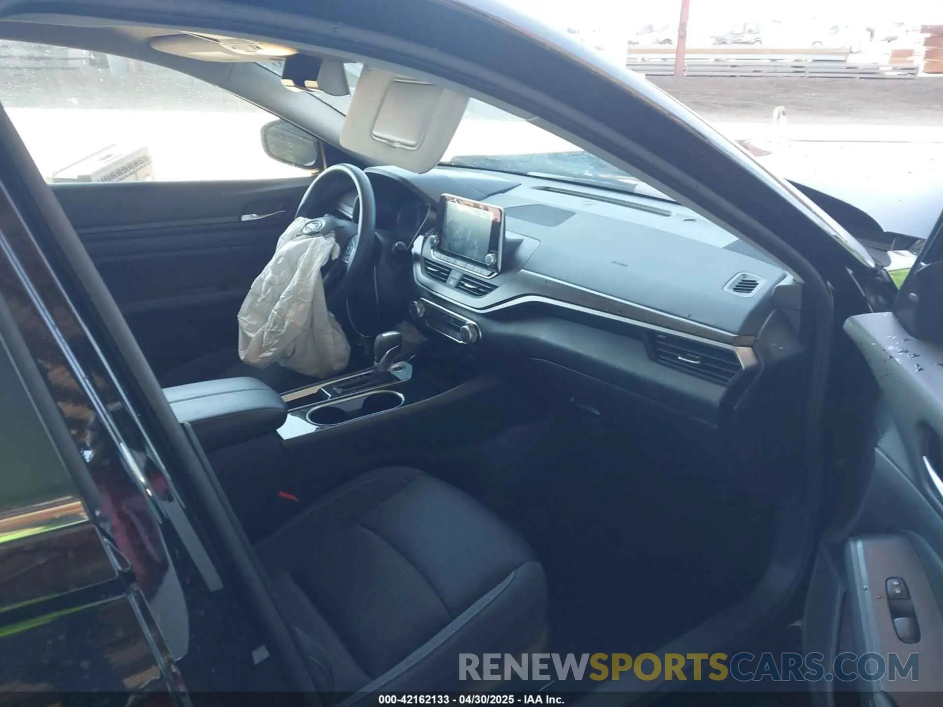 5 Photograph of a damaged car 1N4BL4DV8RN326146 NISSAN ALTIMA 2024