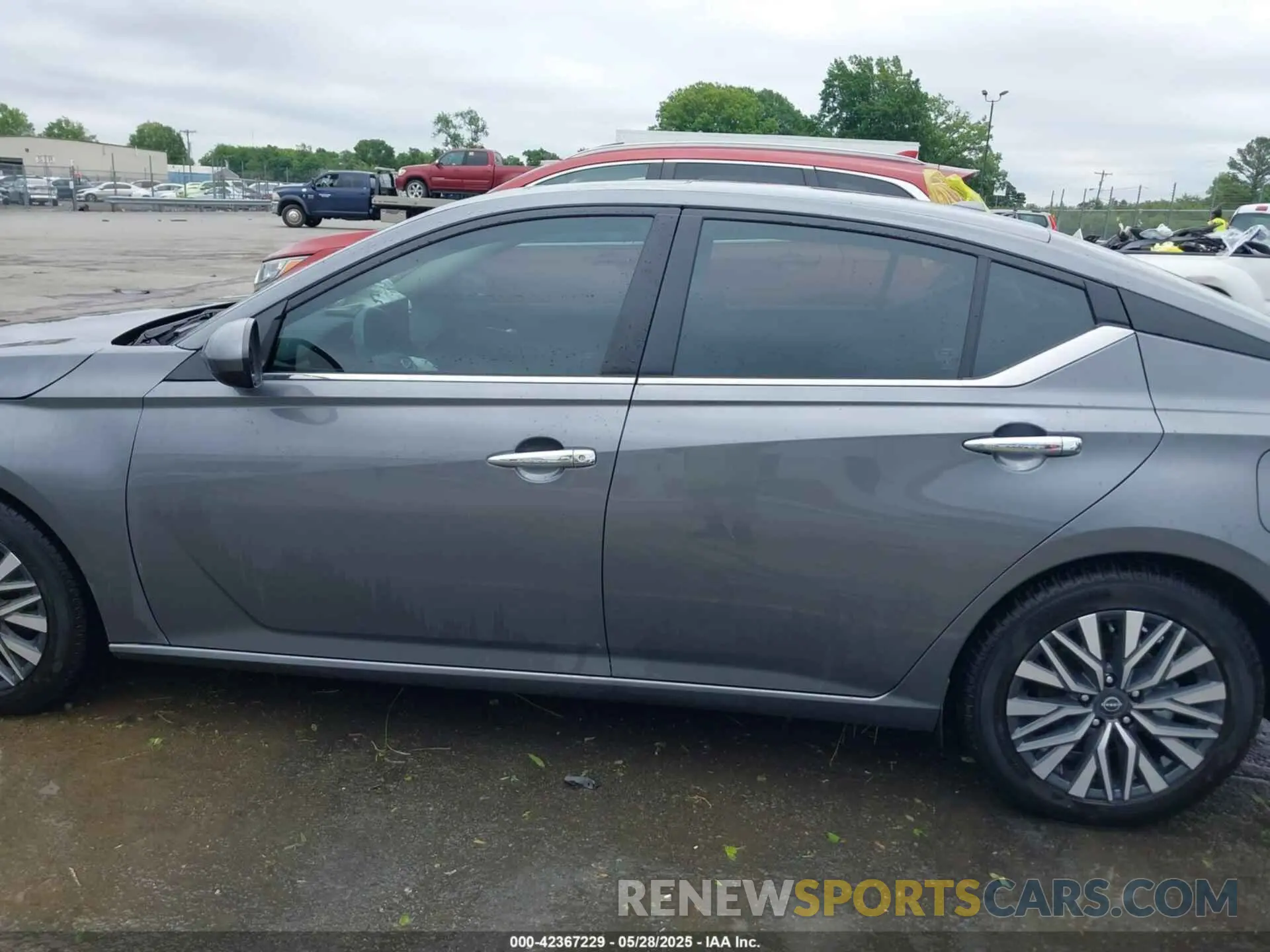 15 Photograph of a damaged car 1N4BL4DV8RN333100 NISSAN ALTIMA 2024