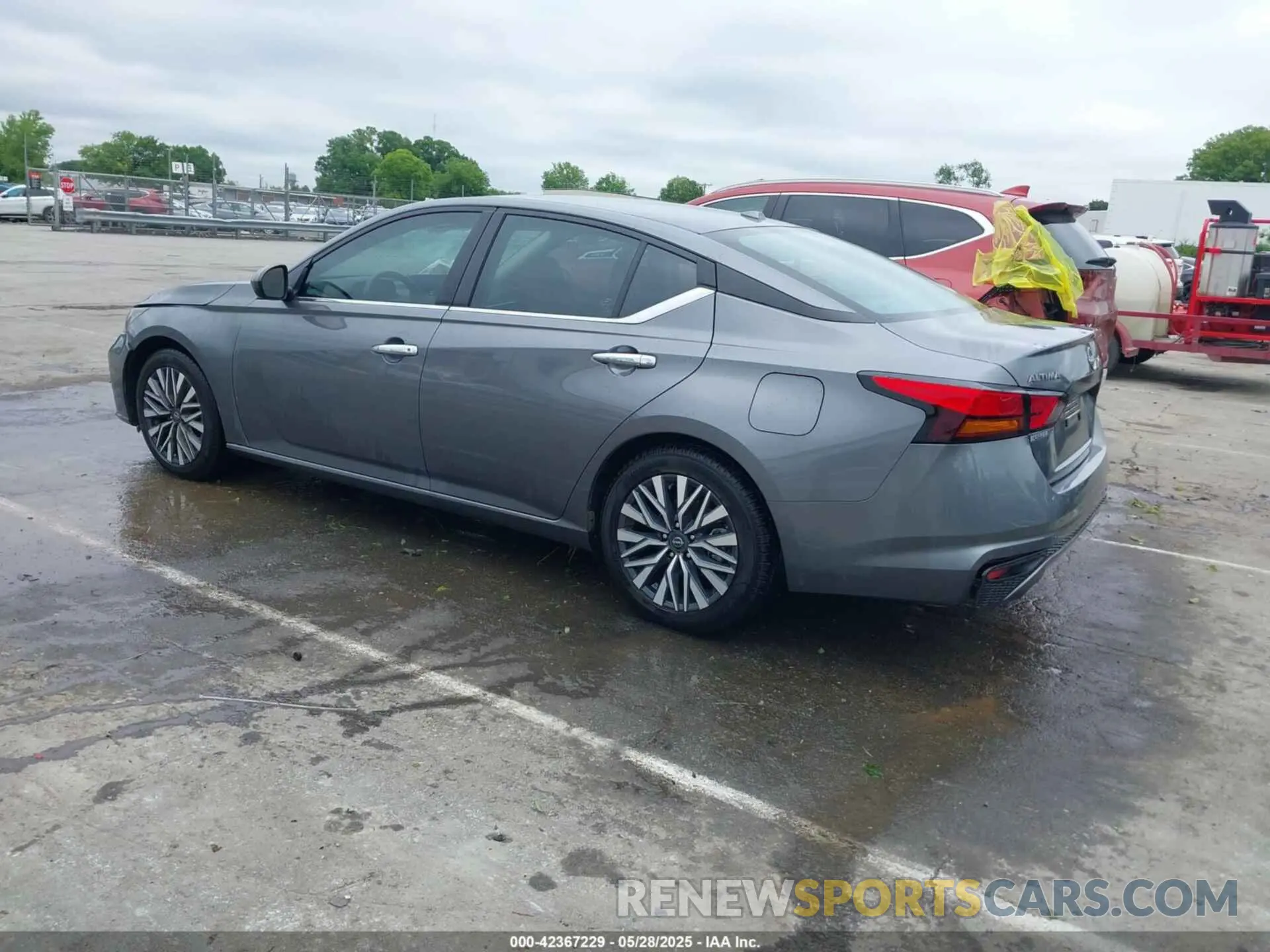 3 Photograph of a damaged car 1N4BL4DV8RN333100 NISSAN ALTIMA 2024
