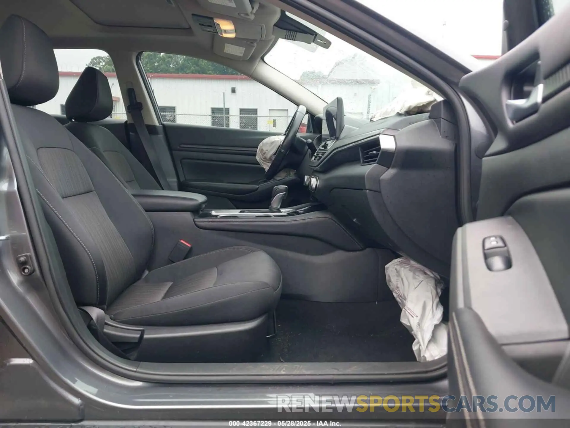 5 Photograph of a damaged car 1N4BL4DV8RN333100 NISSAN ALTIMA 2024