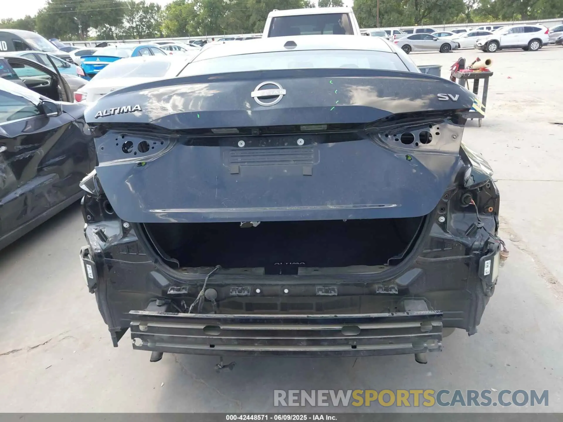 17 Photograph of a damaged car 1N4BL4DV8RN347255 NISSAN ALTIMA 2024