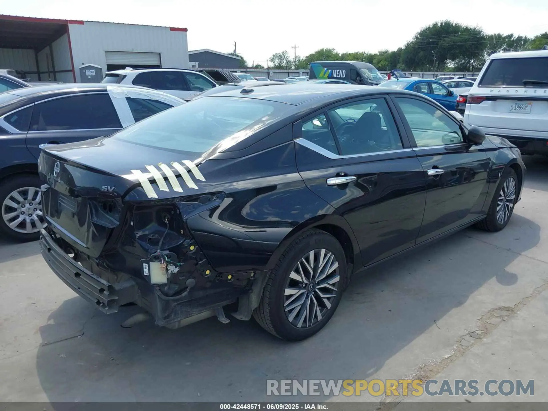 4 Photograph of a damaged car 1N4BL4DV8RN347255 NISSAN ALTIMA 2024
