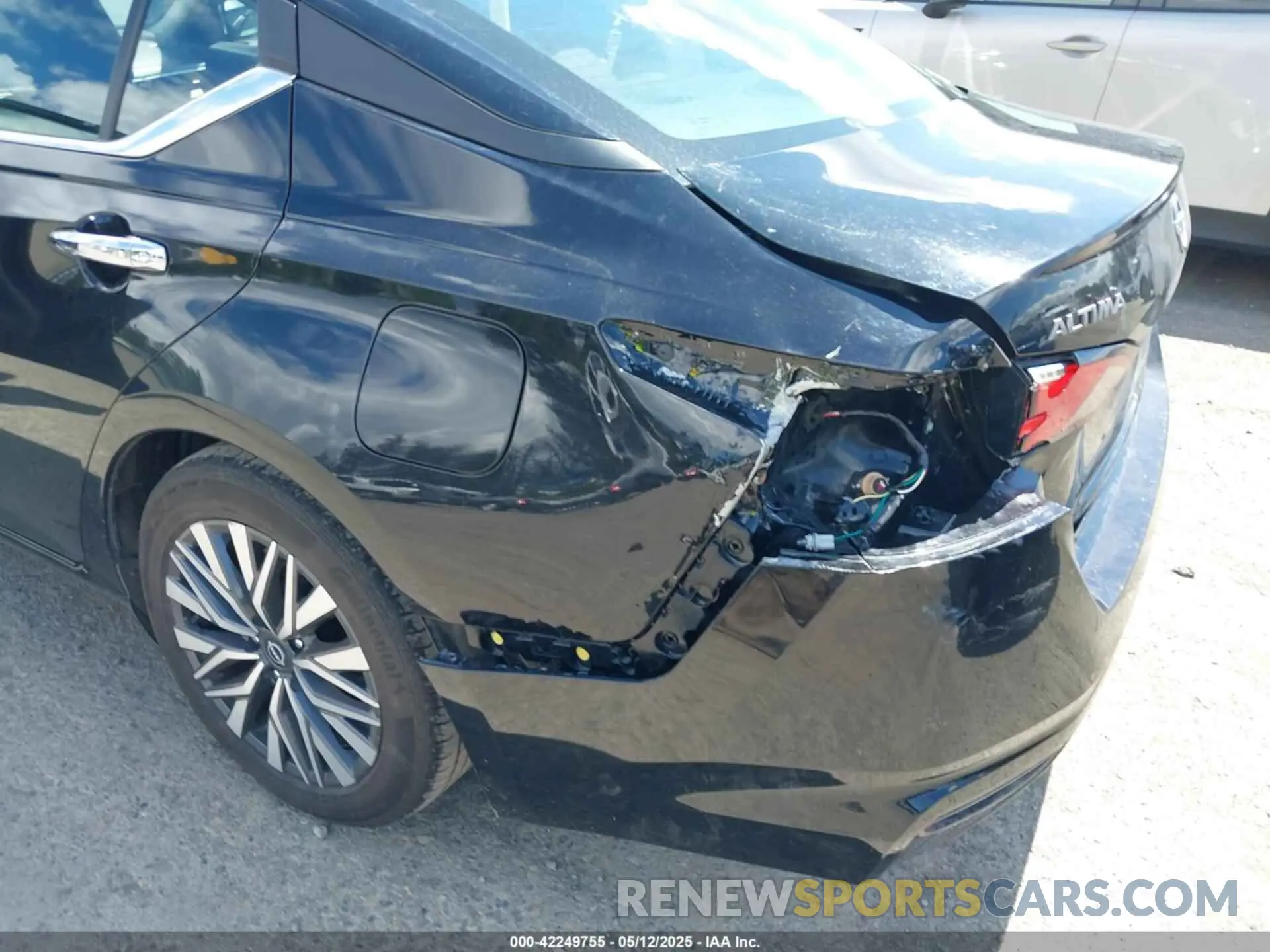18 Photograph of a damaged car 1N4BL4DV8RN349488 NISSAN ALTIMA 2024