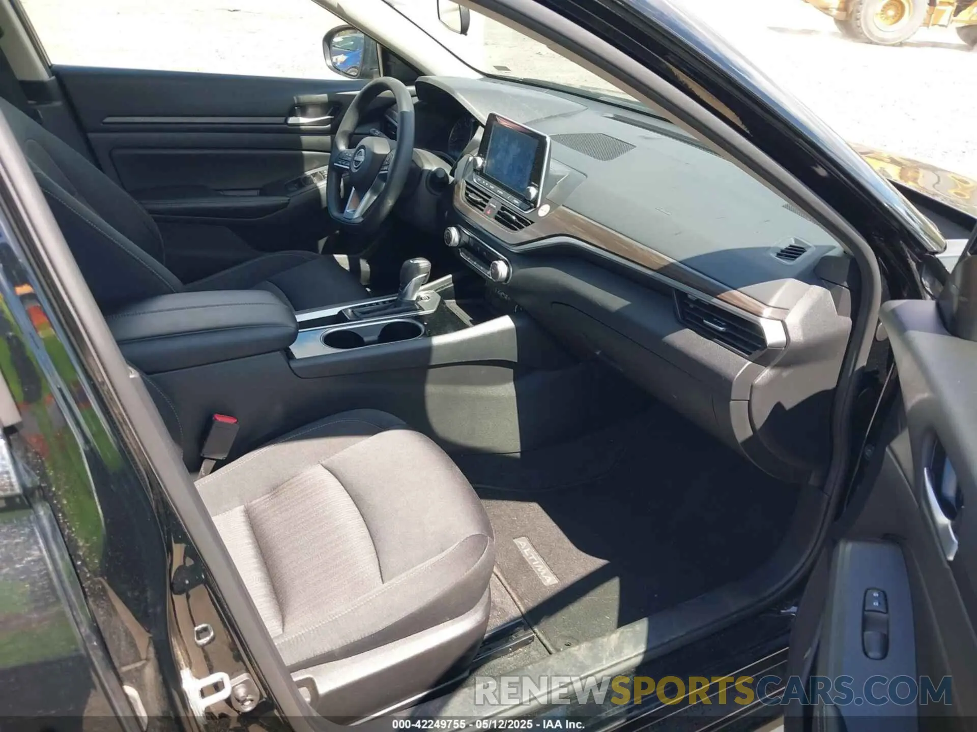 5 Photograph of a damaged car 1N4BL4DV8RN349488 NISSAN ALTIMA 2024
