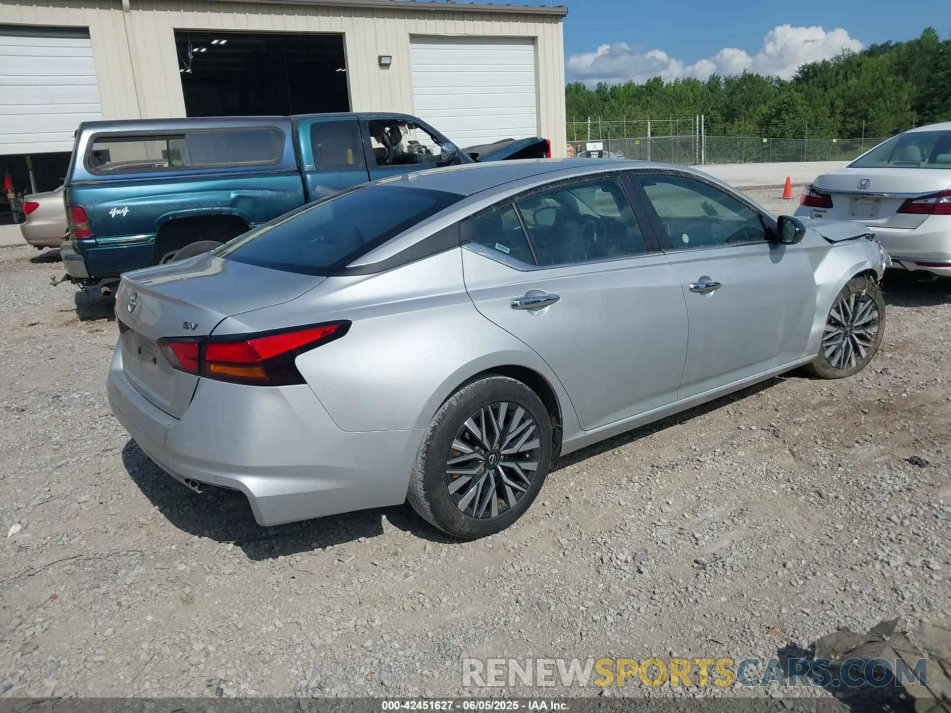 4 Photograph of a damaged car 1N4BL4DV8RN362953 NISSAN ALTIMA 2024