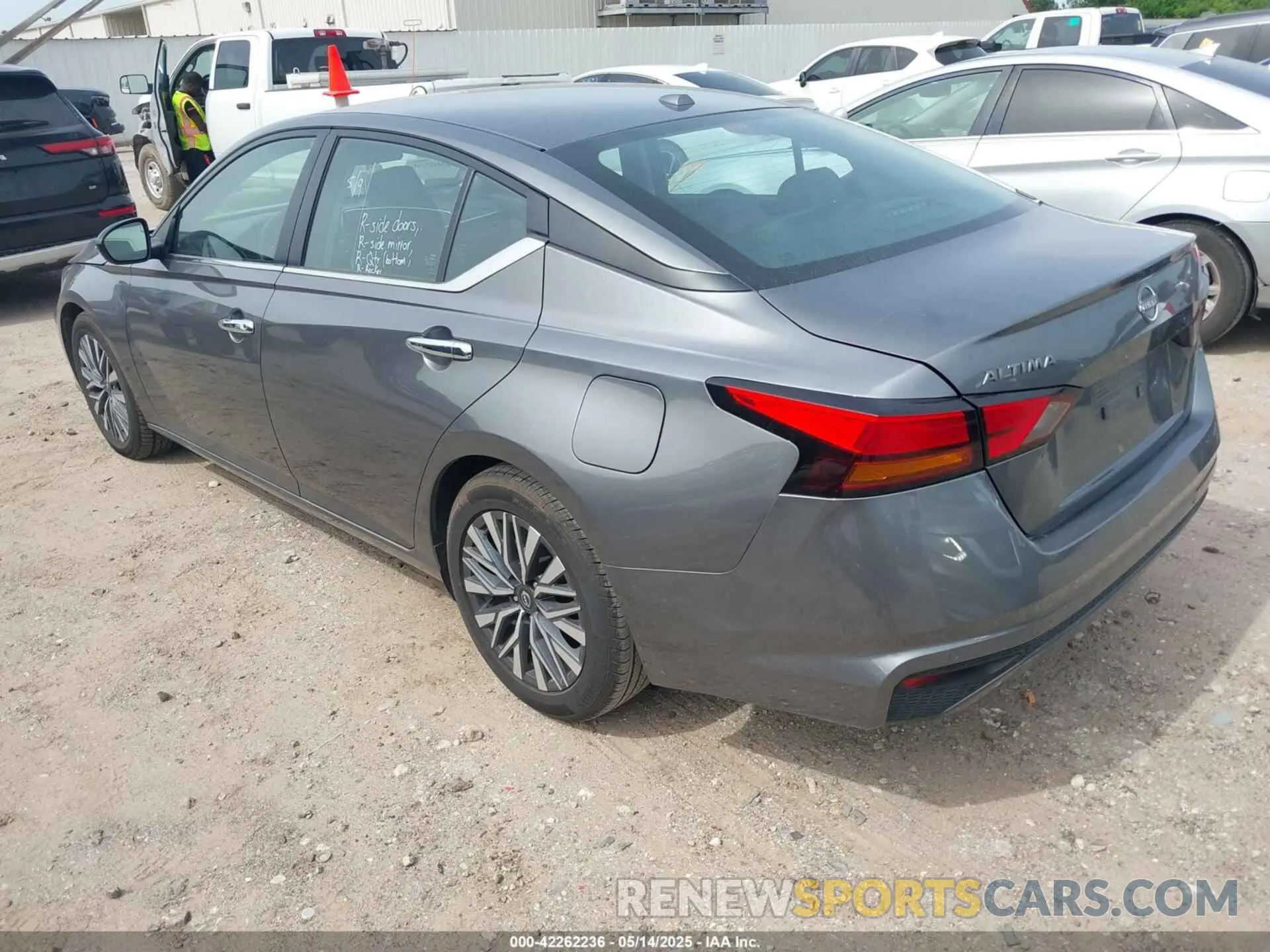 3 Photograph of a damaged car 1N4BL4DV8RN370955 NISSAN ALTIMA 2024