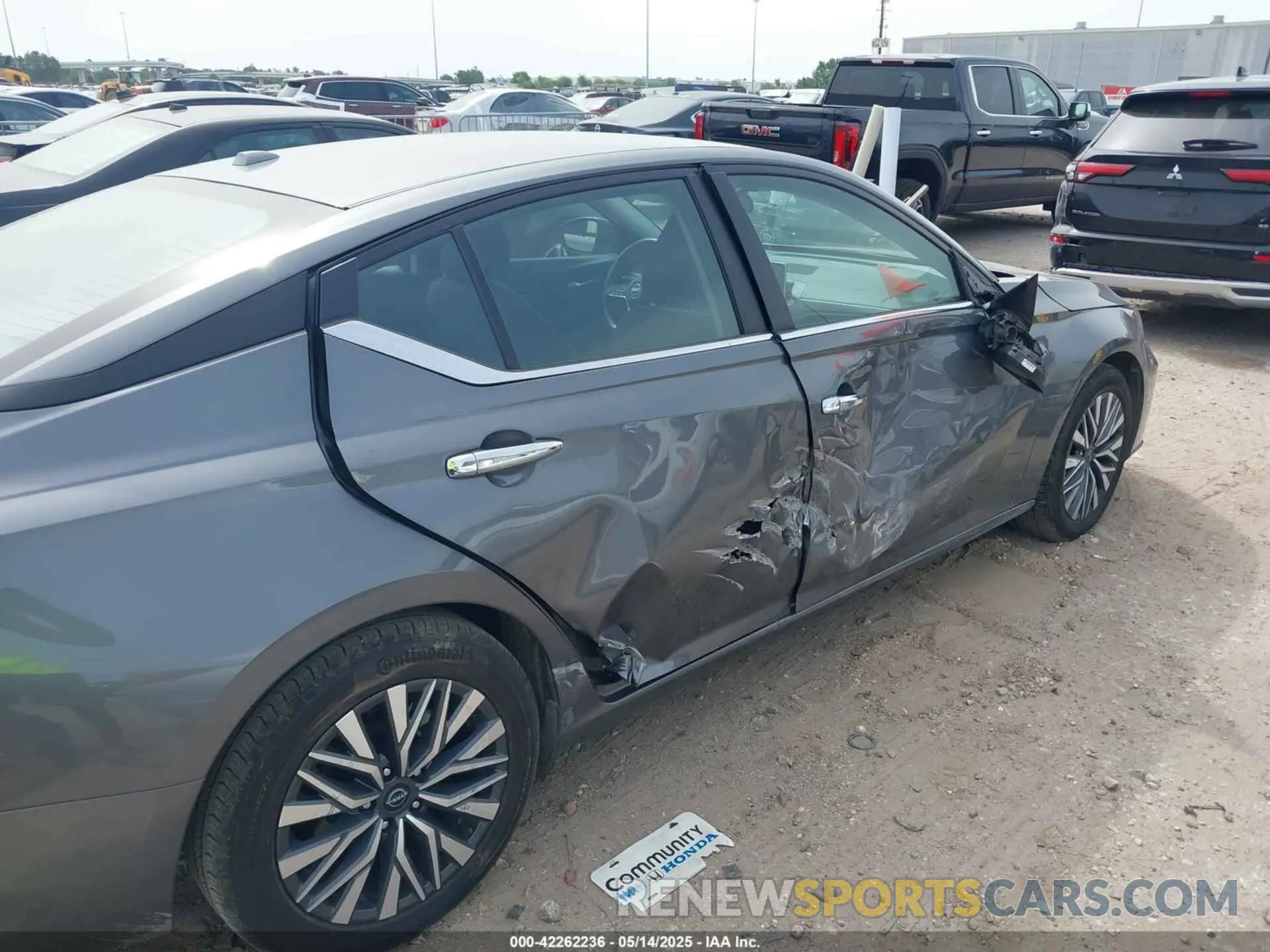6 Photograph of a damaged car 1N4BL4DV8RN370955 NISSAN ALTIMA 2024