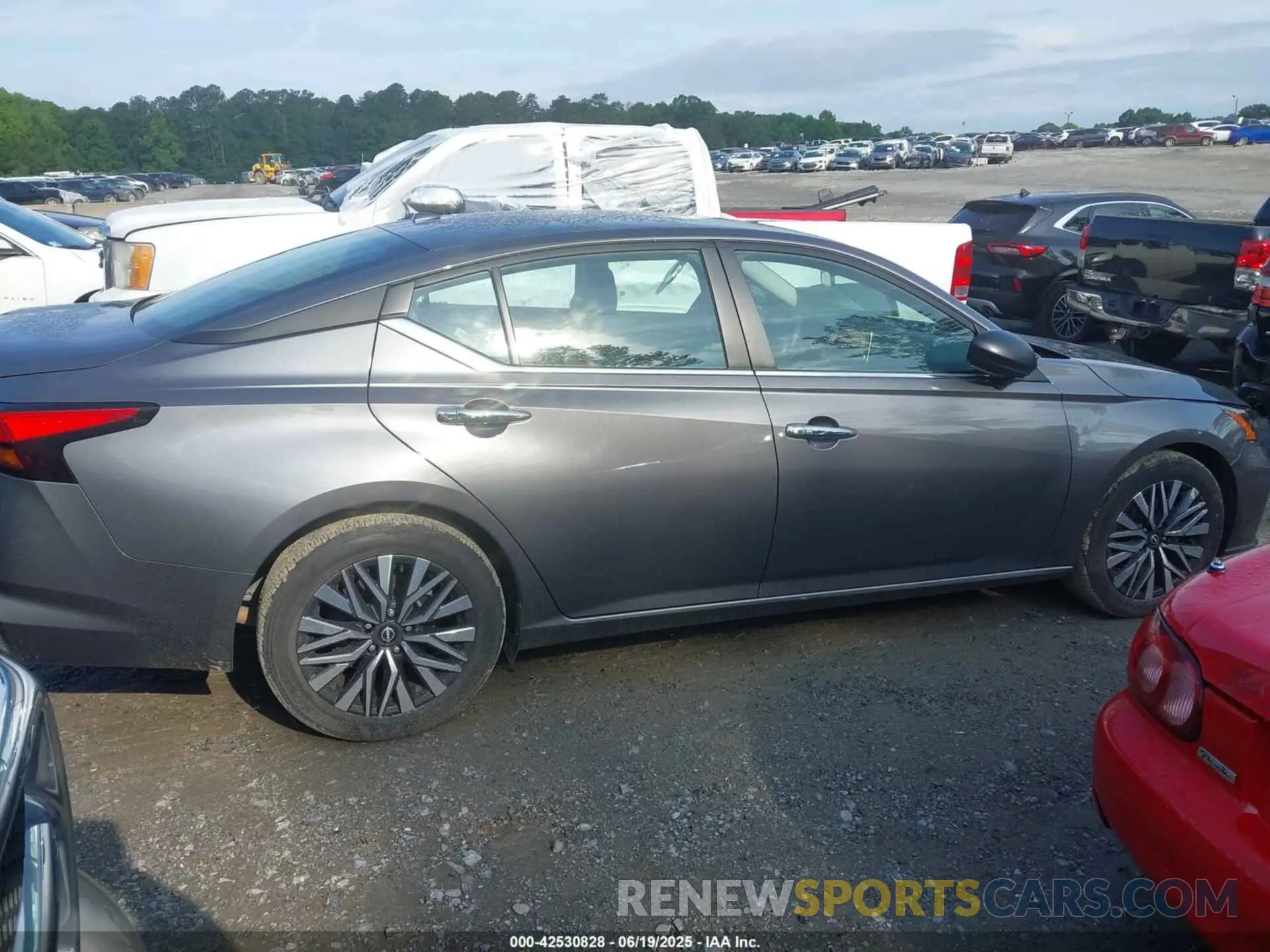 13 Photograph of a damaged car 1N4BL4DV8RN381776 NISSAN ALTIMA 2024