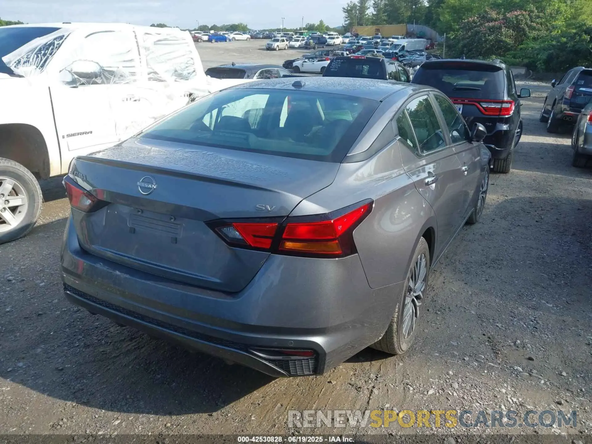 4 Photograph of a damaged car 1N4BL4DV8RN381776 NISSAN ALTIMA 2024
