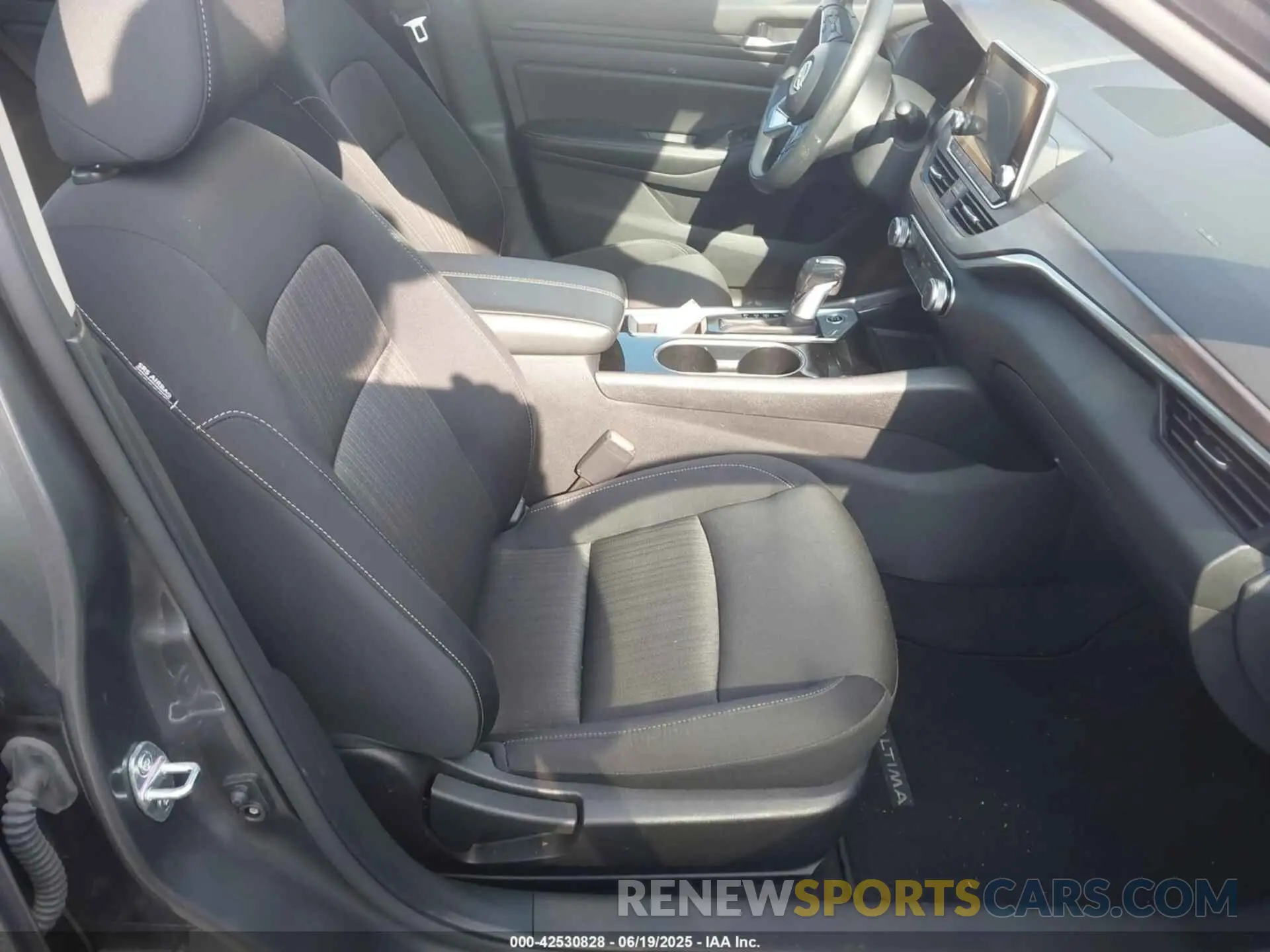 5 Photograph of a damaged car 1N4BL4DV8RN381776 NISSAN ALTIMA 2024