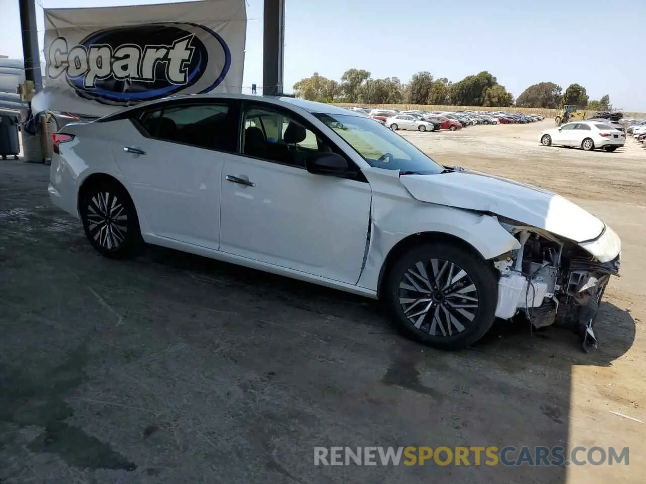 4 Photograph of a damaged car 1N4BL4DV8RN386704 NISSAN ALTIMA 2024
