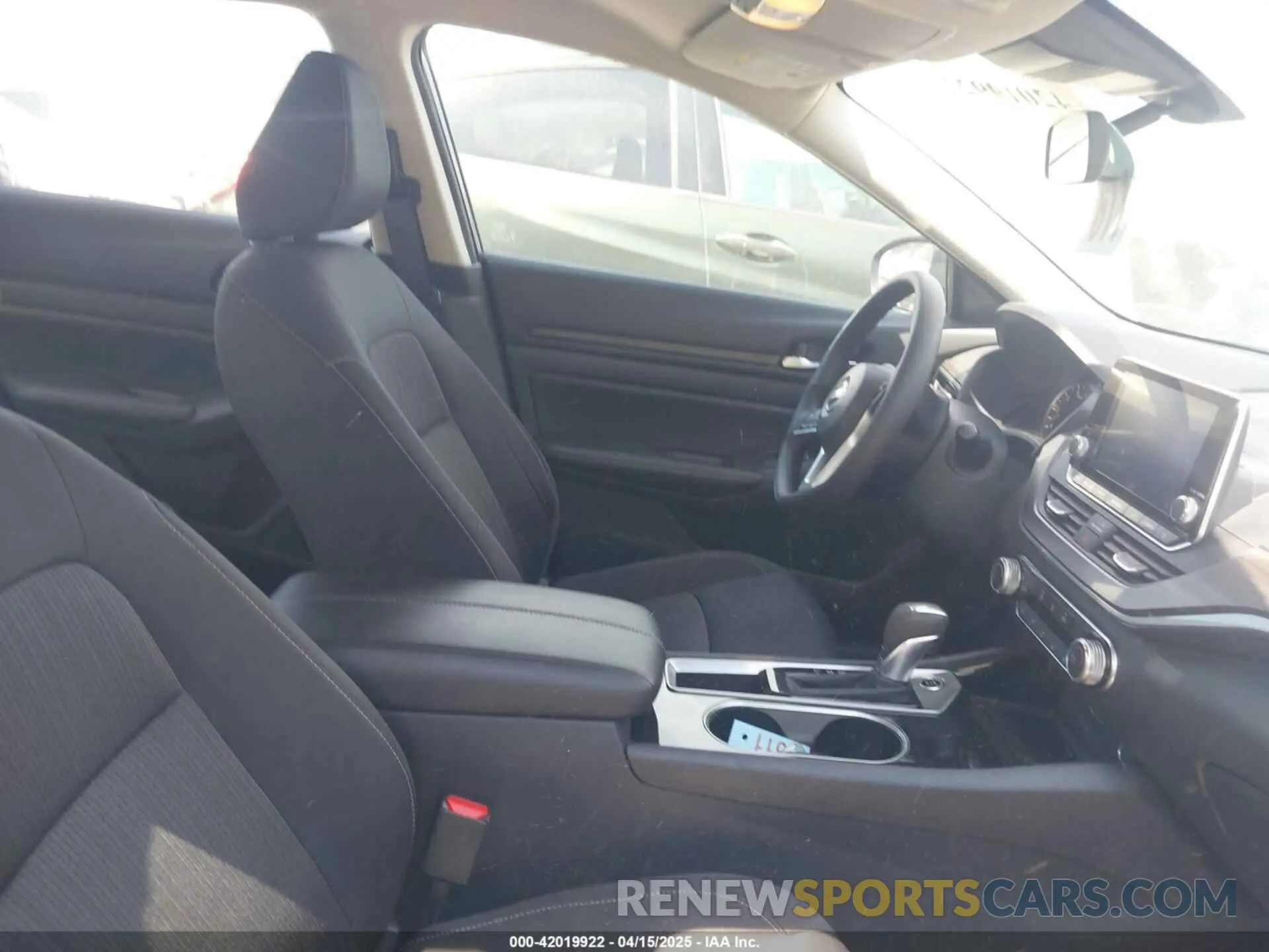 5 Photograph of a damaged car 1N4BL4DV8RN393037 NISSAN ALTIMA 2024