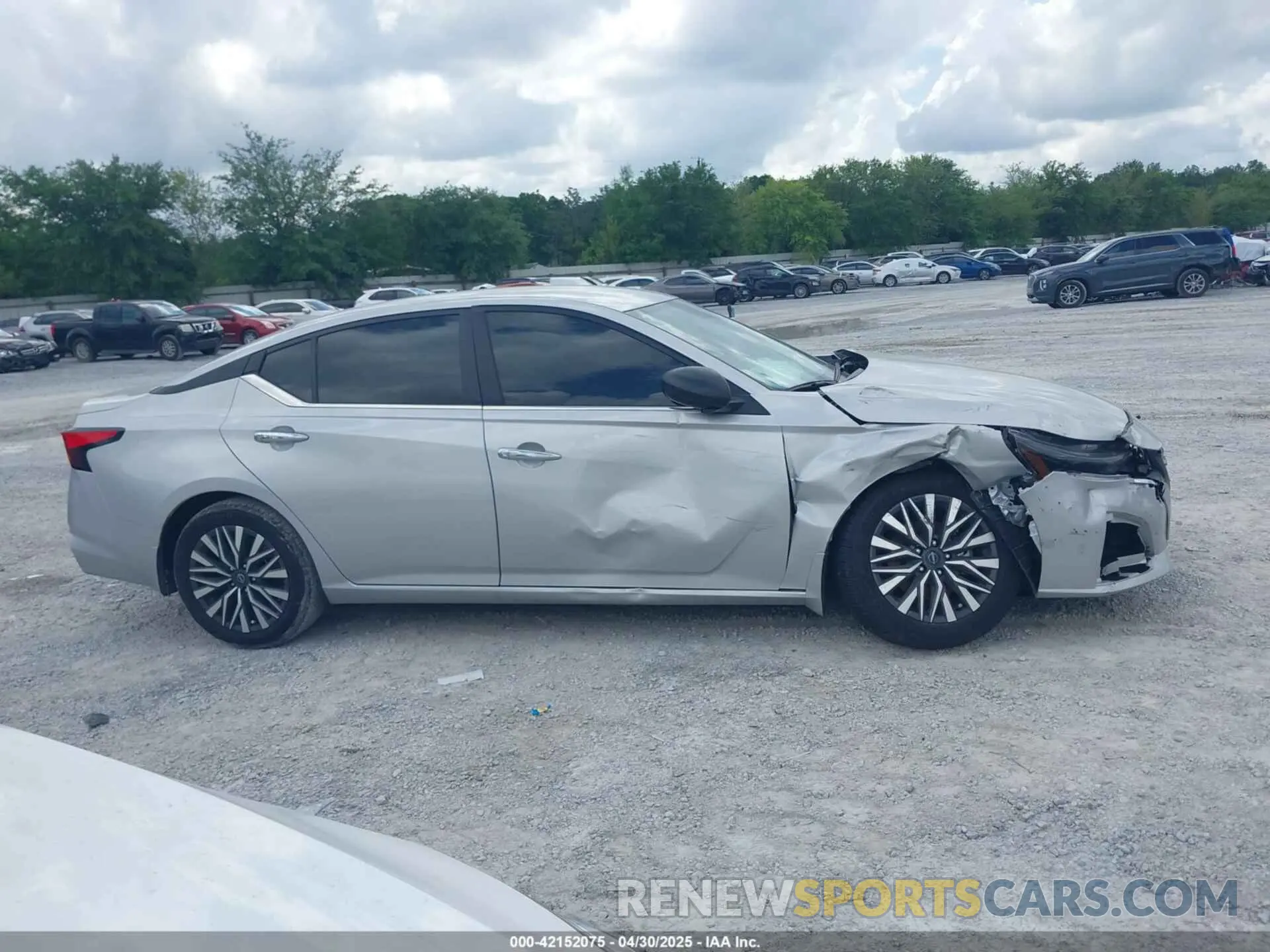 13 Photograph of a damaged car 1N4BL4DV8RN427073 NISSAN ALTIMA 2024