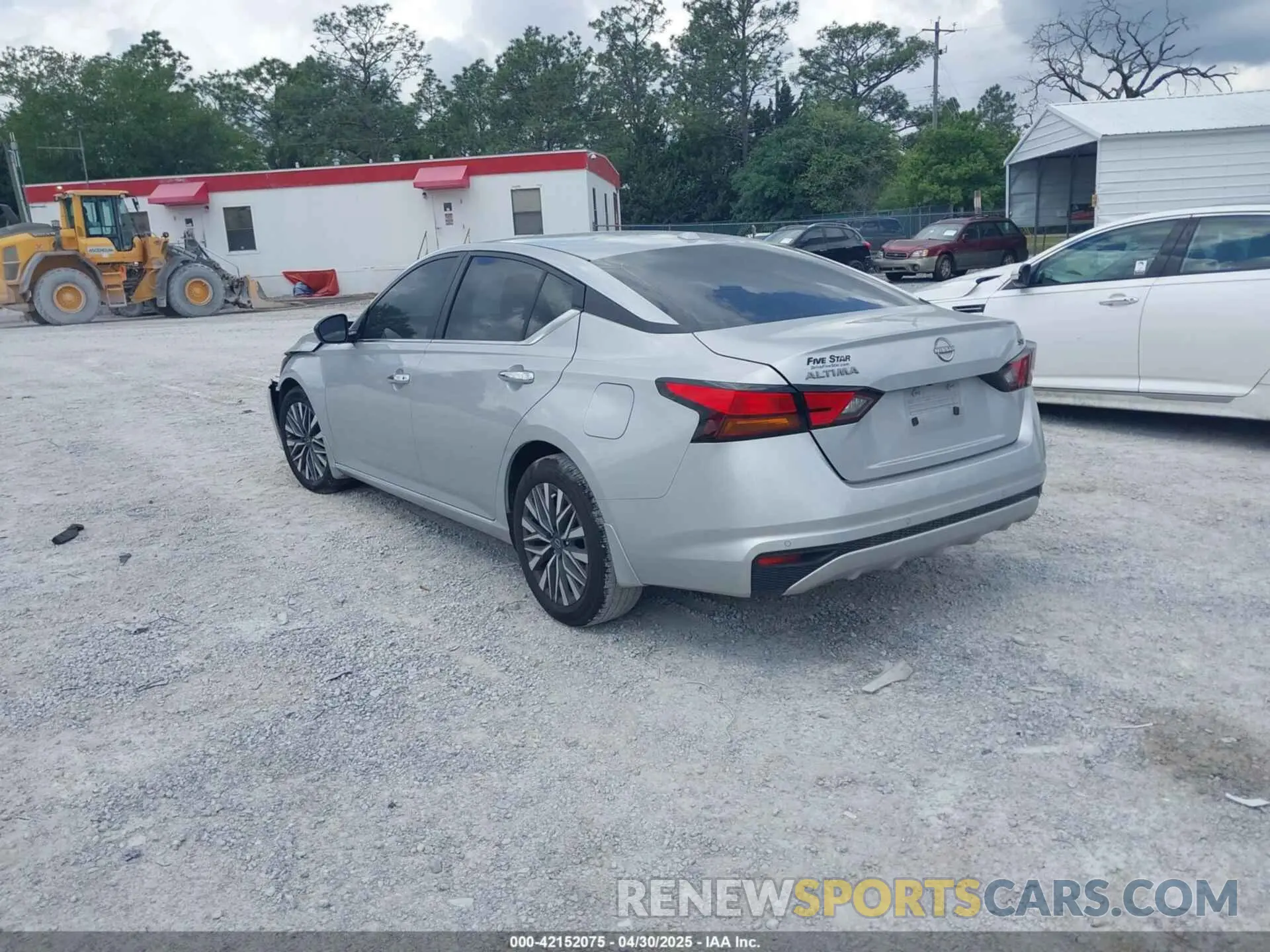 3 Photograph of a damaged car 1N4BL4DV8RN427073 NISSAN ALTIMA 2024