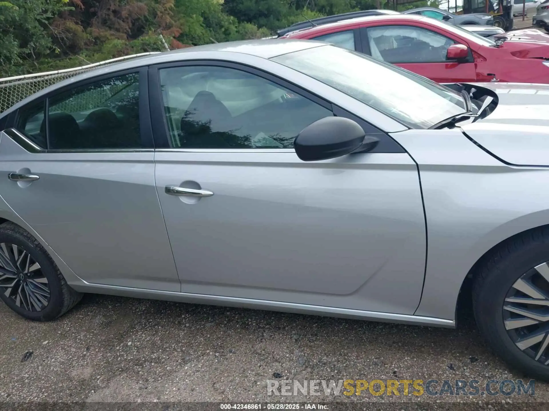 13 Photograph of a damaged car 1N4BL4DV9RN338239 NISSAN ALTIMA 2024