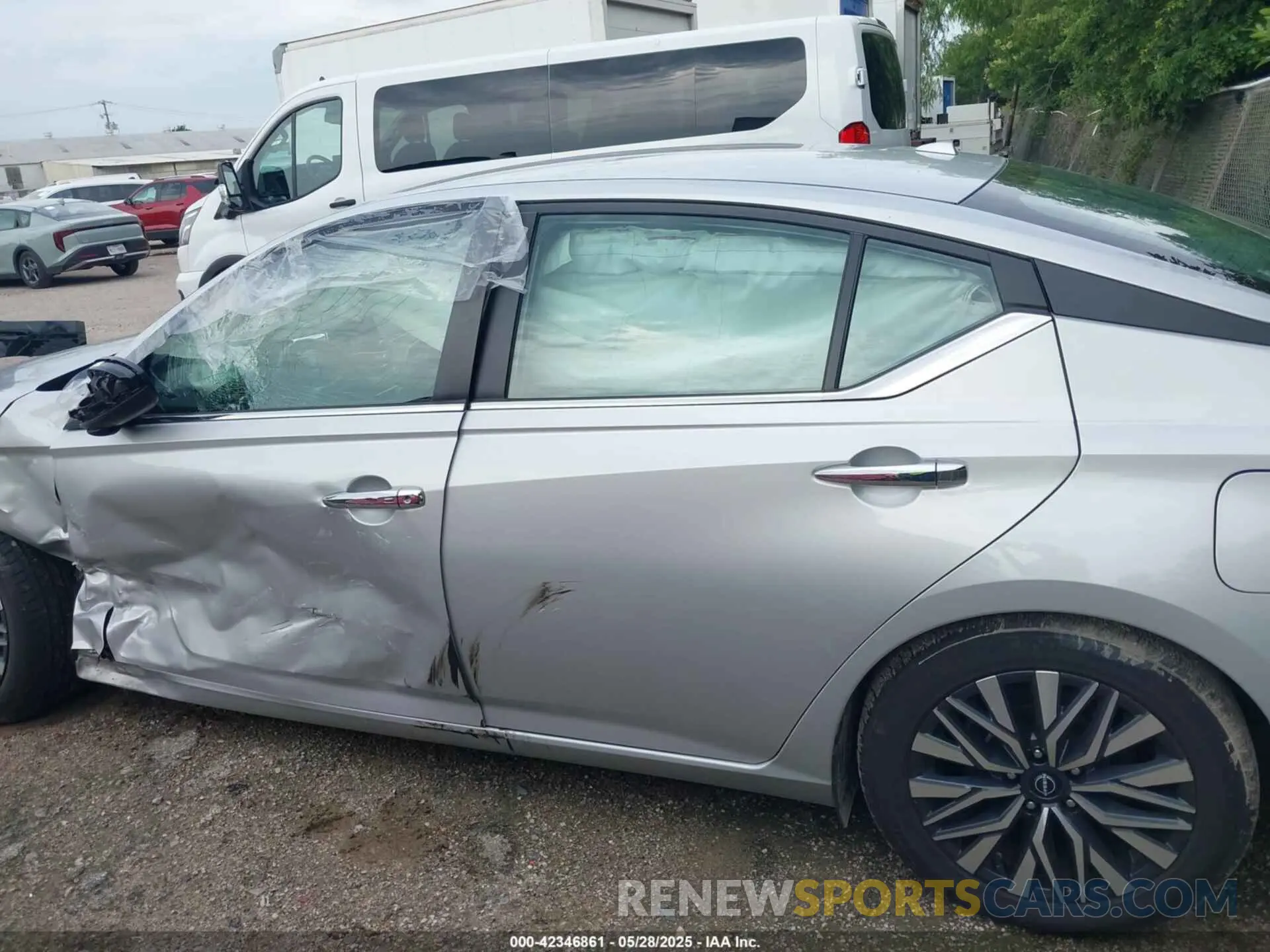 14 Photograph of a damaged car 1N4BL4DV9RN338239 NISSAN ALTIMA 2024