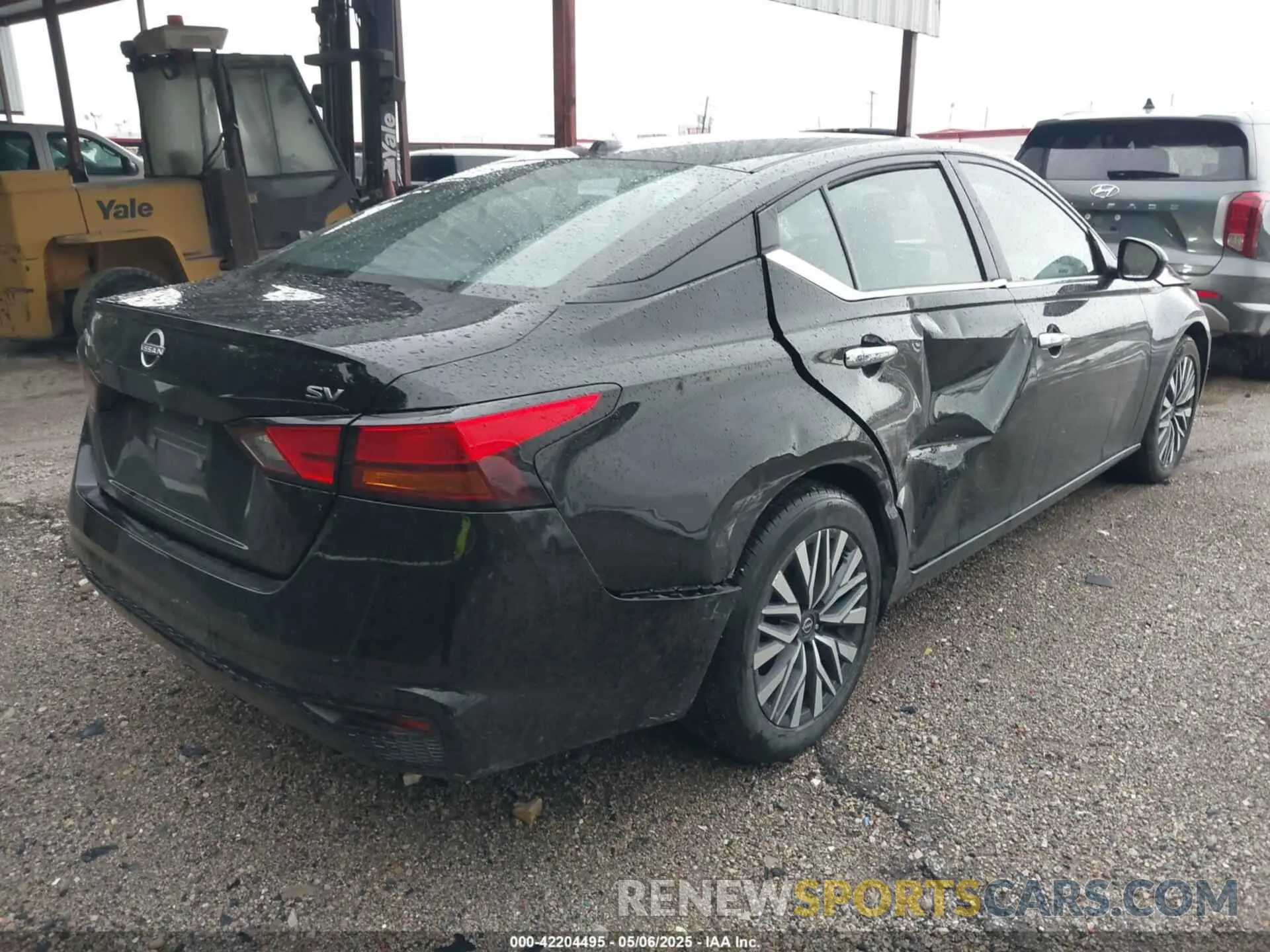 4 Photograph of a damaged car 1N4BL4DV9RN377820 NISSAN ALTIMA 2024