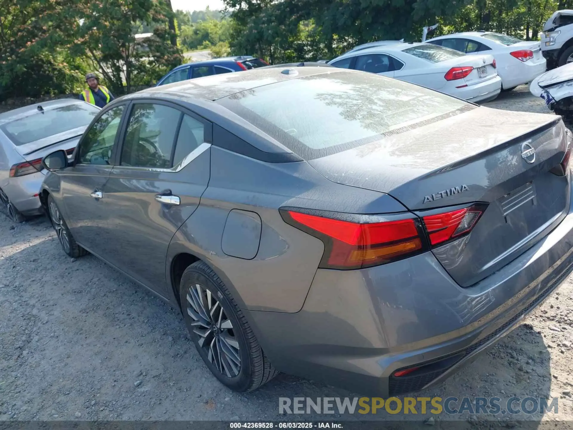 3 Photograph of a damaged car 1N4BL4DV9RN381317 NISSAN ALTIMA 2024