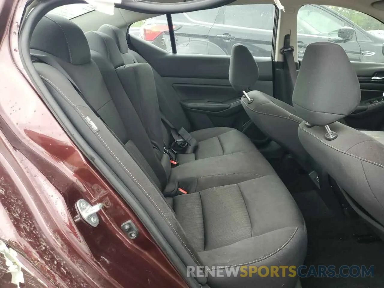 10 Photograph of a damaged car 1N4BL4DVXRN319697 NISSAN ALTIMA 2024