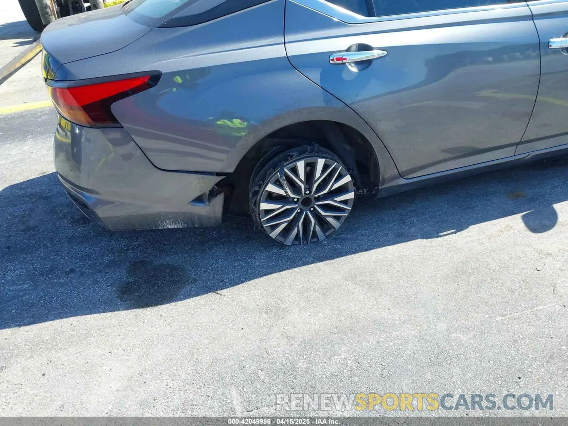 17 Photograph of a damaged car 1N4BL4DVXRN320168 NISSAN ALTIMA 2024