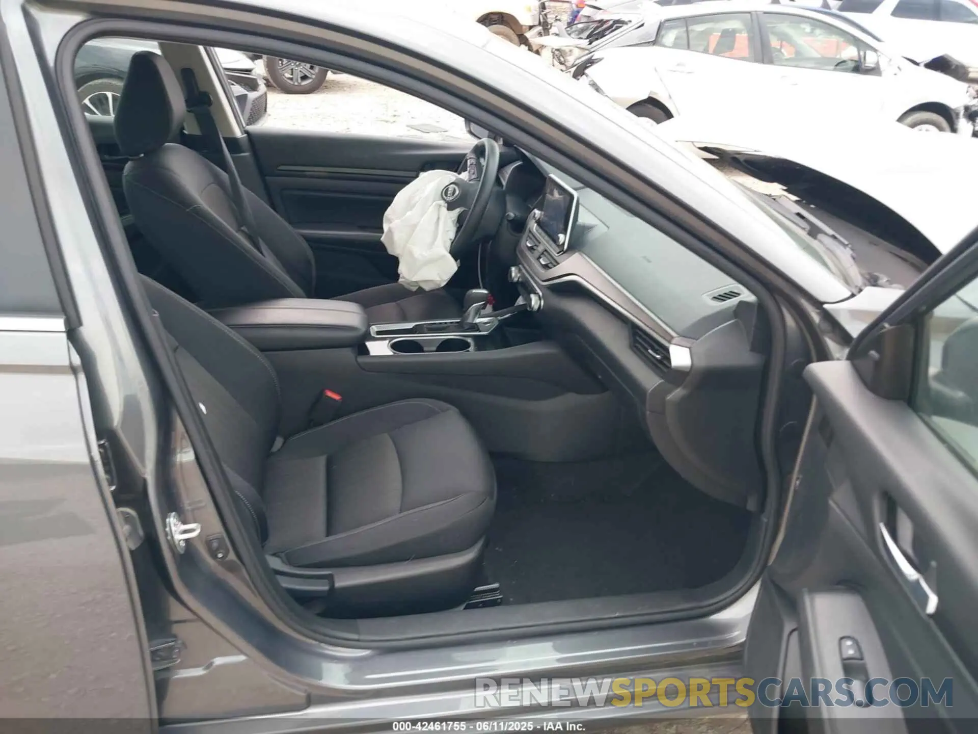 5 Photograph of a damaged car 1N4BL4DVXRN333972 NISSAN ALTIMA 2024