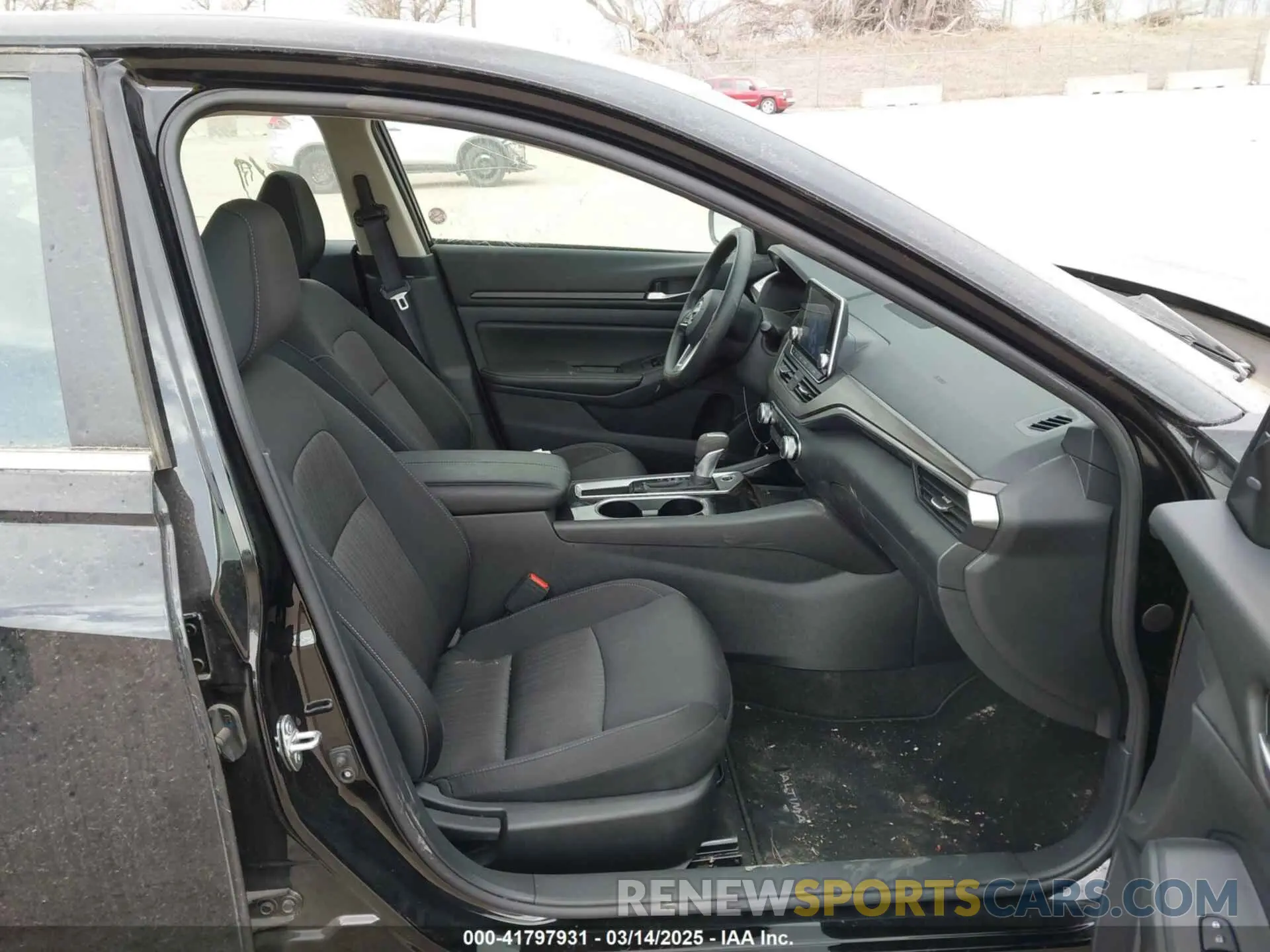 5 Photograph of a damaged car 1N4BL4DVXRN390270 NISSAN ALTIMA 2024