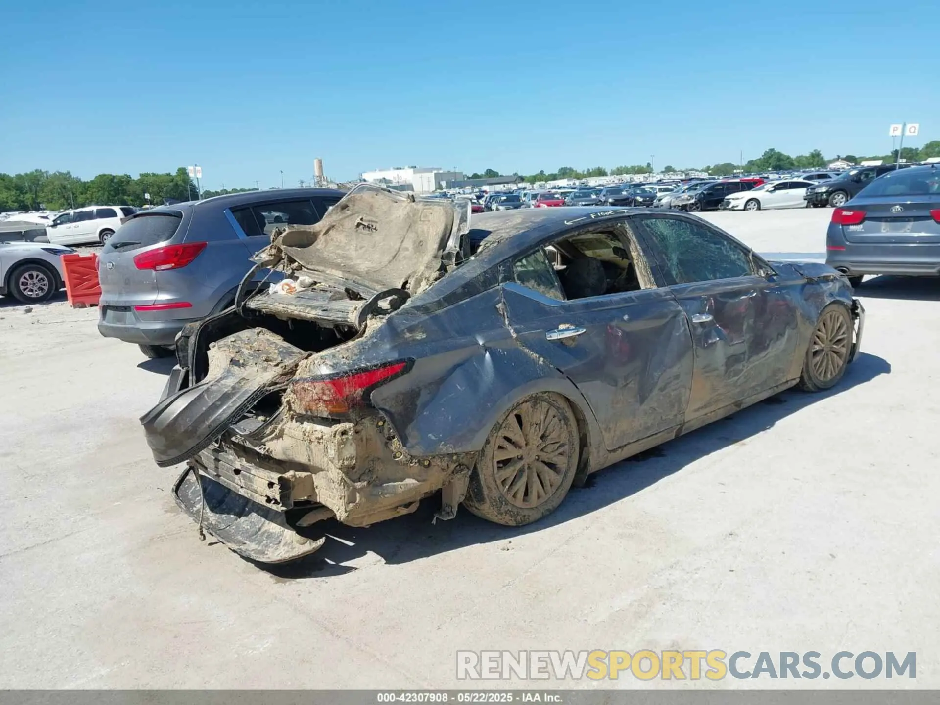 4 Photograph of a damaged car 1N4BL4DVXRN401249 NISSAN ALTIMA 2024
