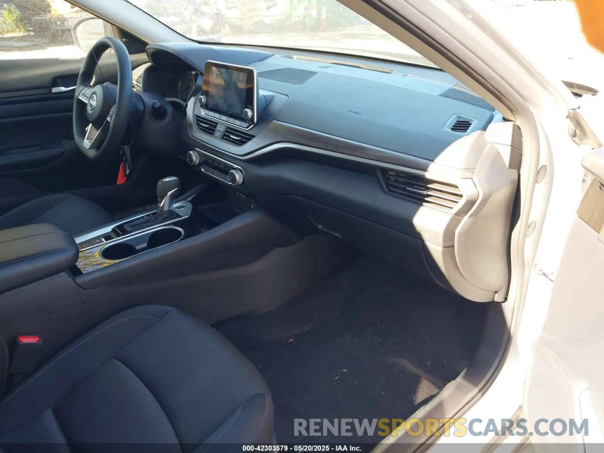 5 Photograph of a damaged car 1N4BL4DW1RN359417 NISSAN ALTIMA 2024