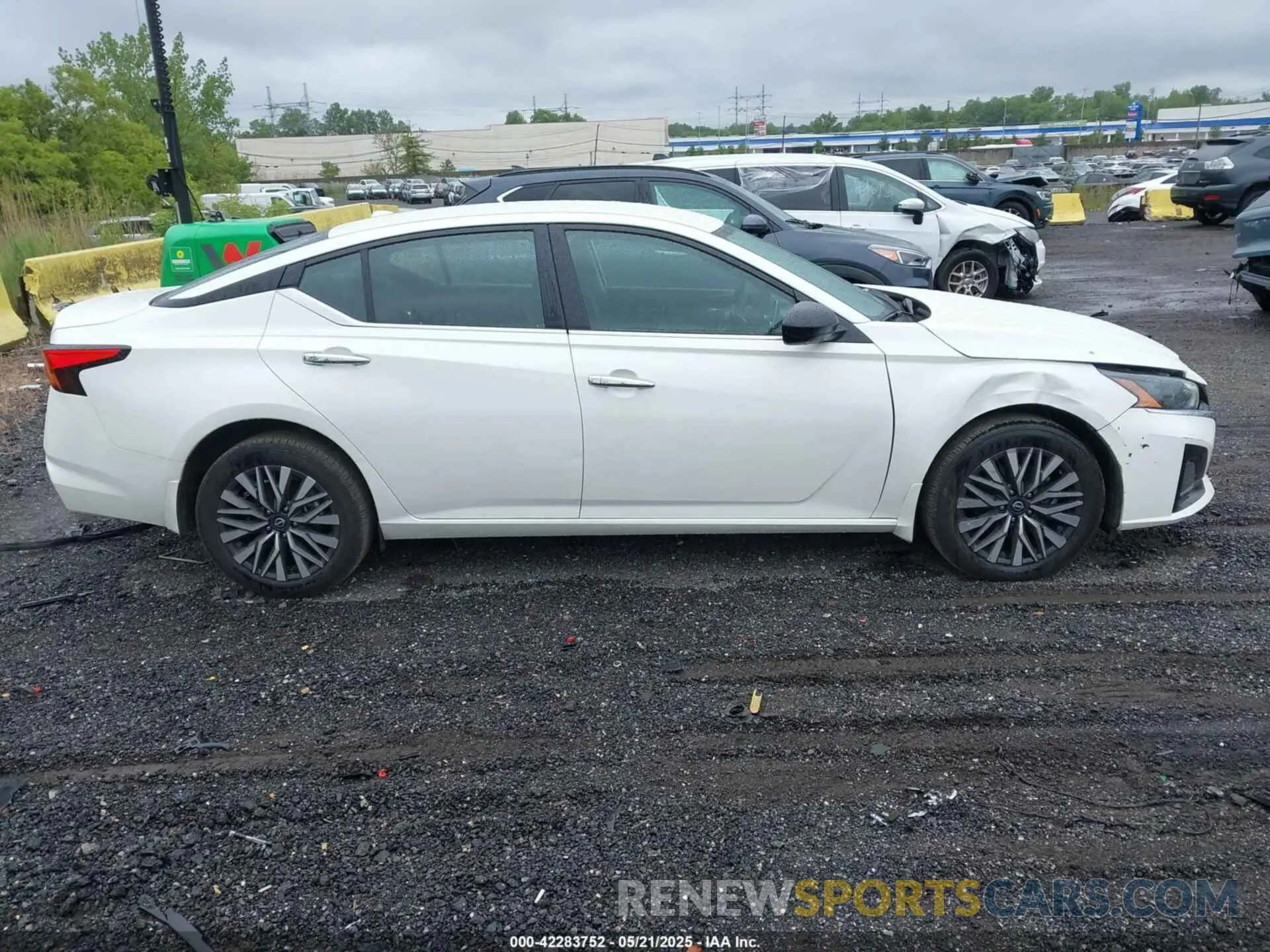 13 Photograph of a damaged car 1N4BL4DW5RN386605 NISSAN ALTIMA 2024
