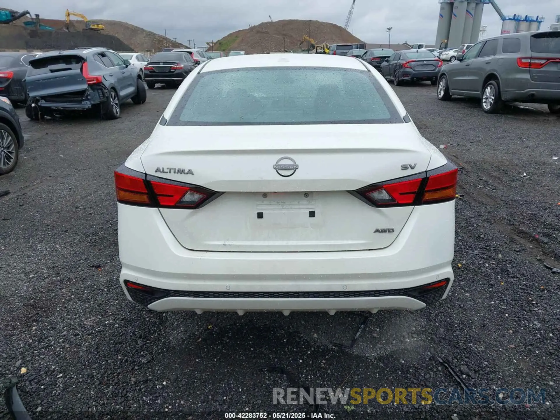 16 Photograph of a damaged car 1N4BL4DW5RN386605 NISSAN ALTIMA 2024