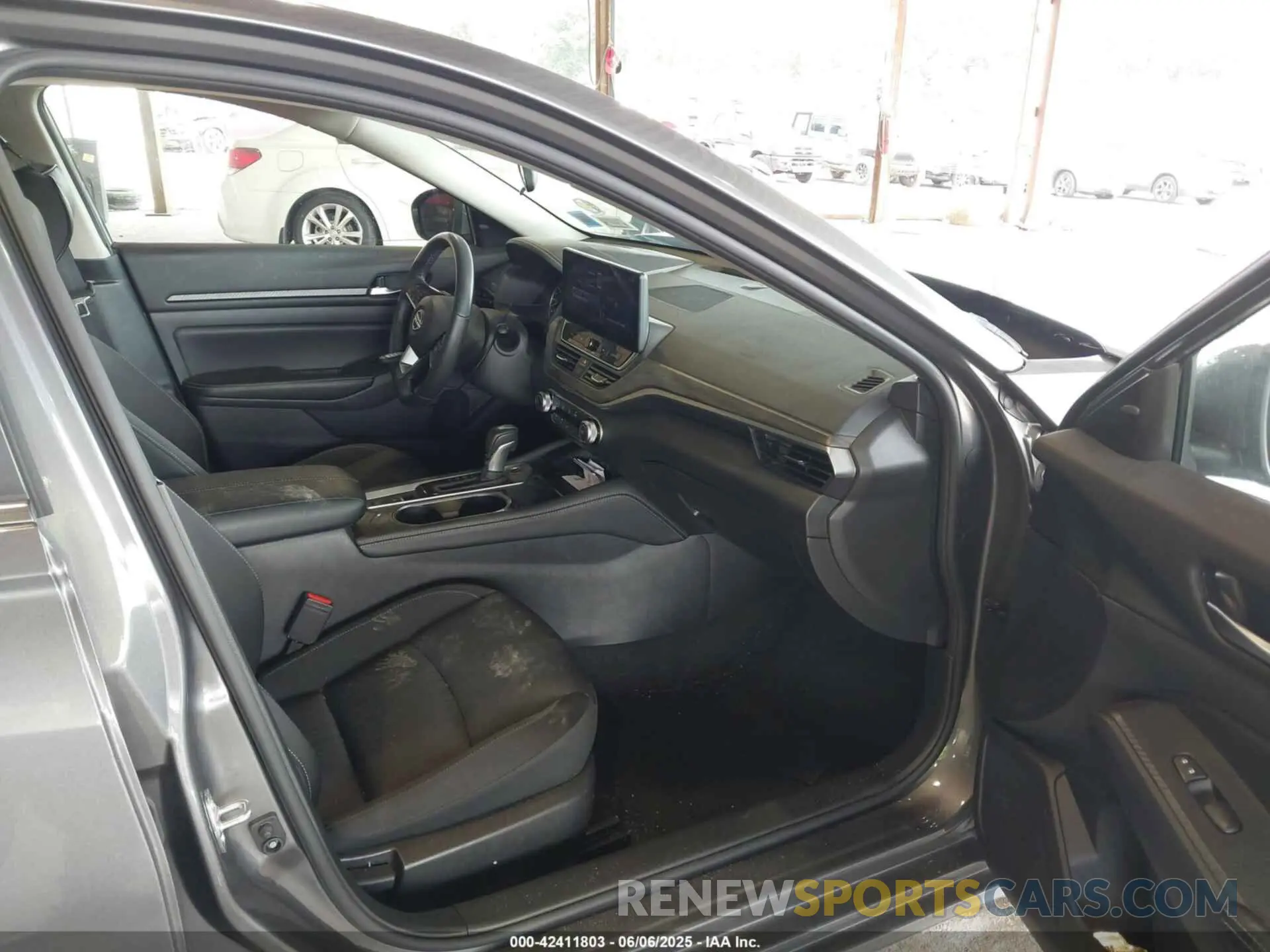 5 Photograph of a damaged car 1N4BL4DW6RN433365 NISSAN ALTIMA 2024