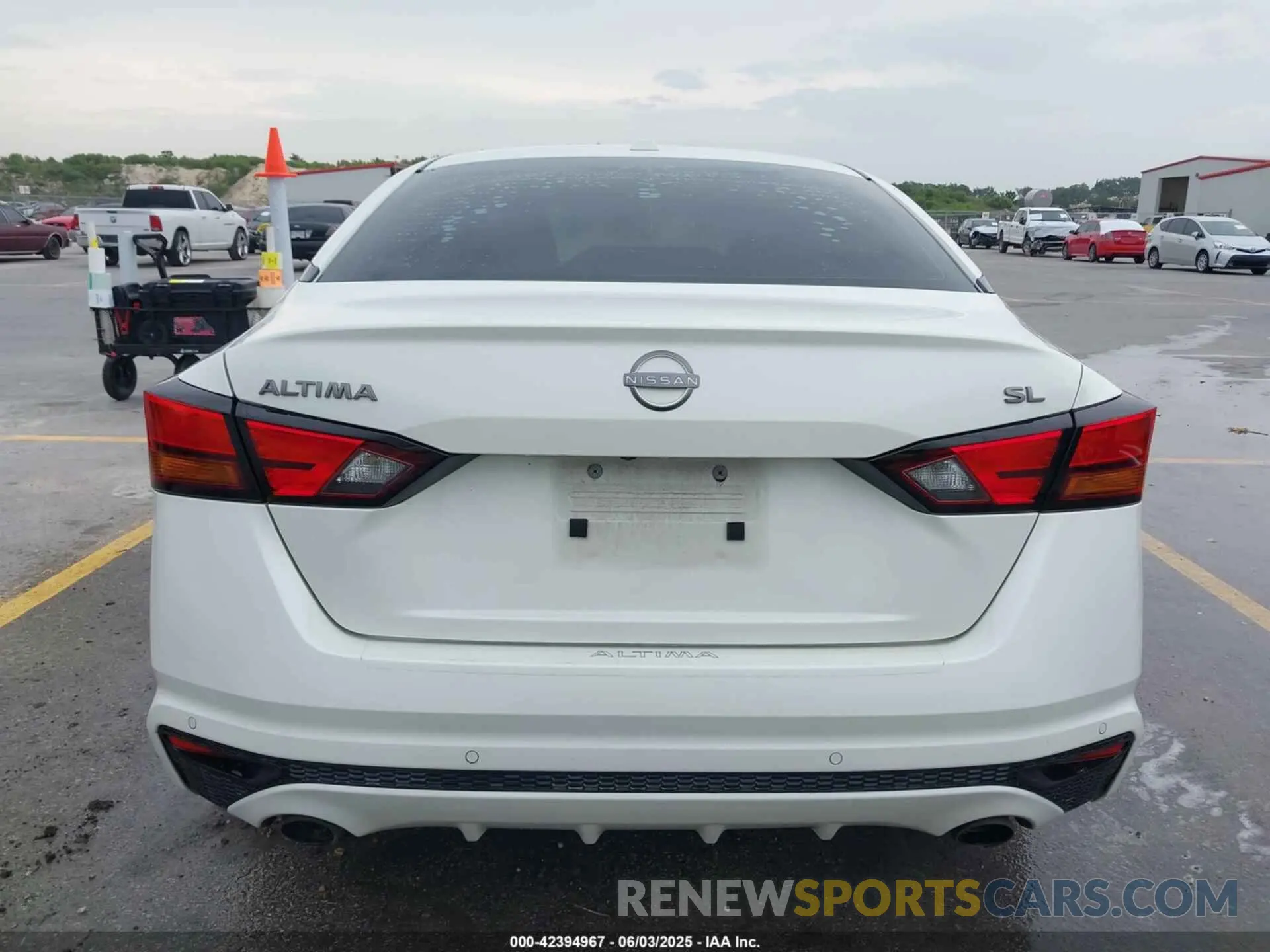 17 Photograph of a damaged car 1N4BL4EV3RN315604 NISSAN ALTIMA 2024