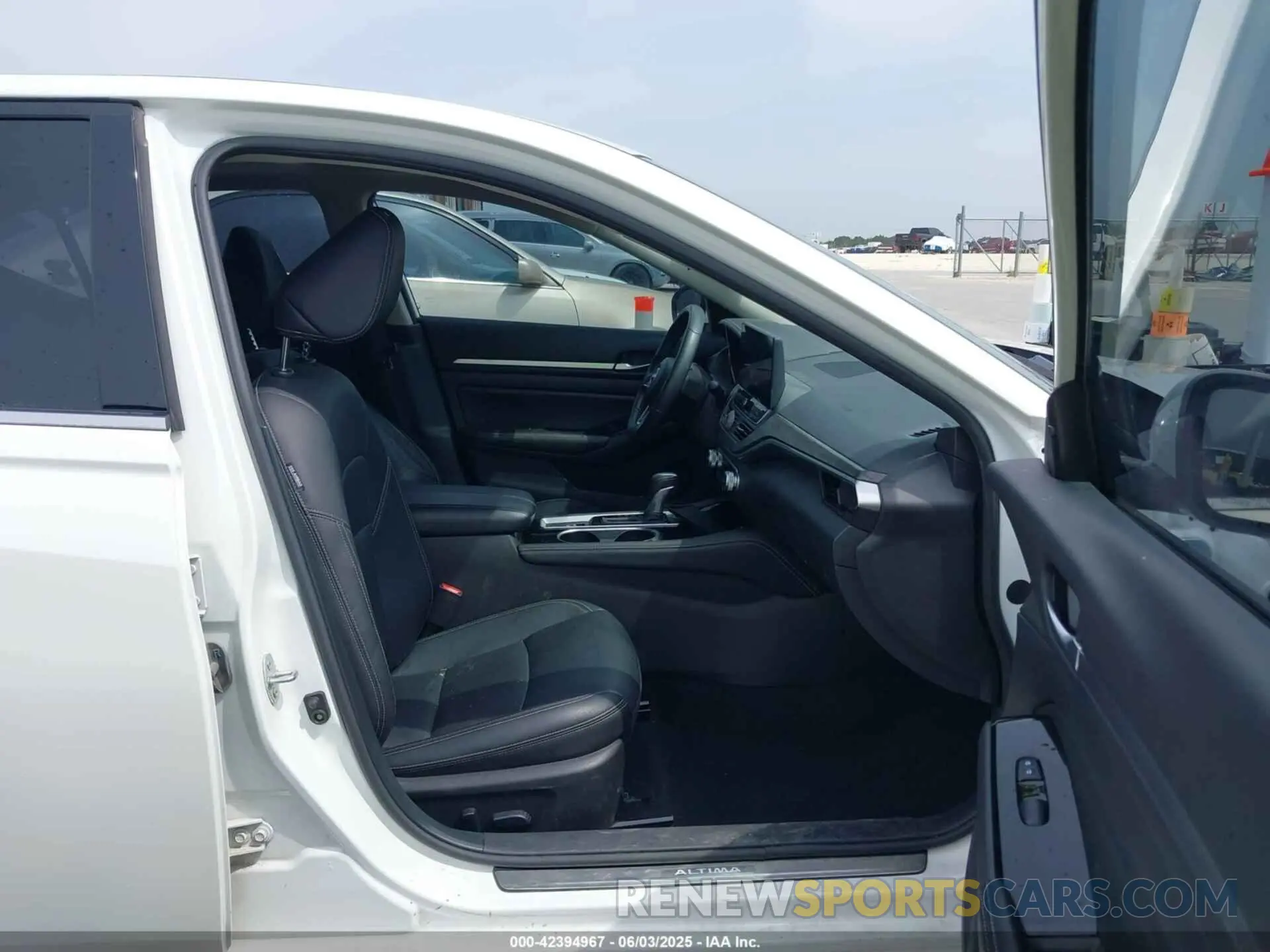 5 Photograph of a damaged car 1N4BL4EV3RN315604 NISSAN ALTIMA 2024