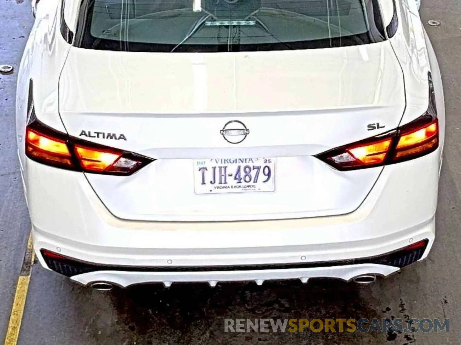 2 Photograph of a damaged car 1N4BL4EV8RN381467 NISSAN ALTIMA 2024