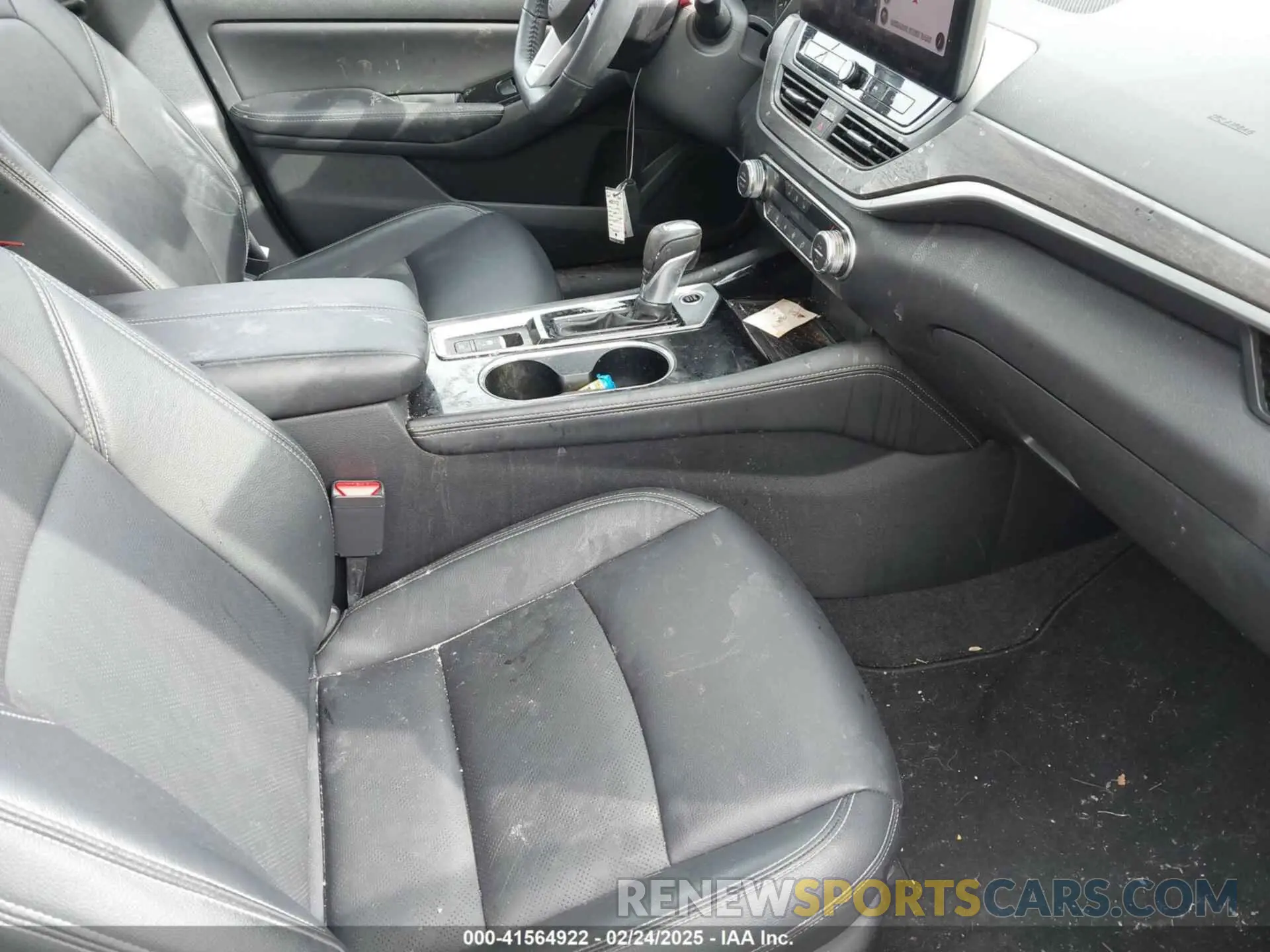 5 Photograph of a damaged car 1N4BL4EW2RN306563 NISSAN ALTIMA 2024