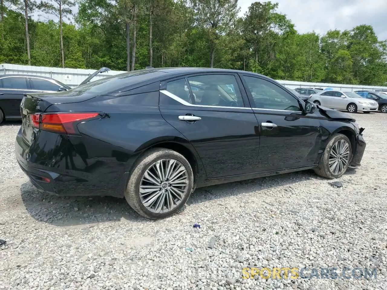 3 Photograph of a damaged car 1N4BL4EWXRN343473 NISSAN ALTIMA 2024