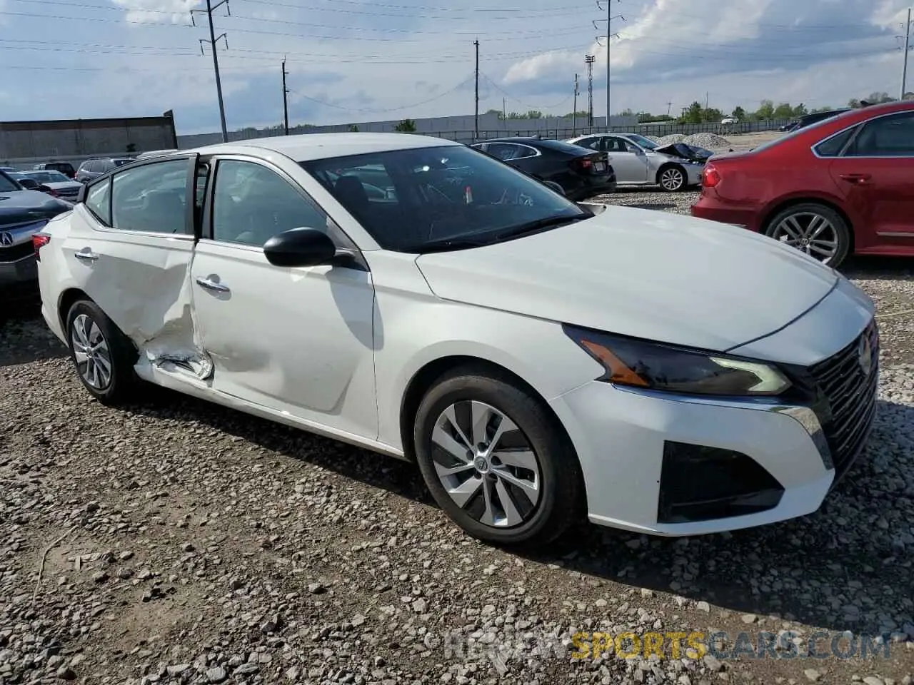 4 Photograph of a damaged car 1N4BL4BV0SN356394 NISSAN ALTIMA 2025