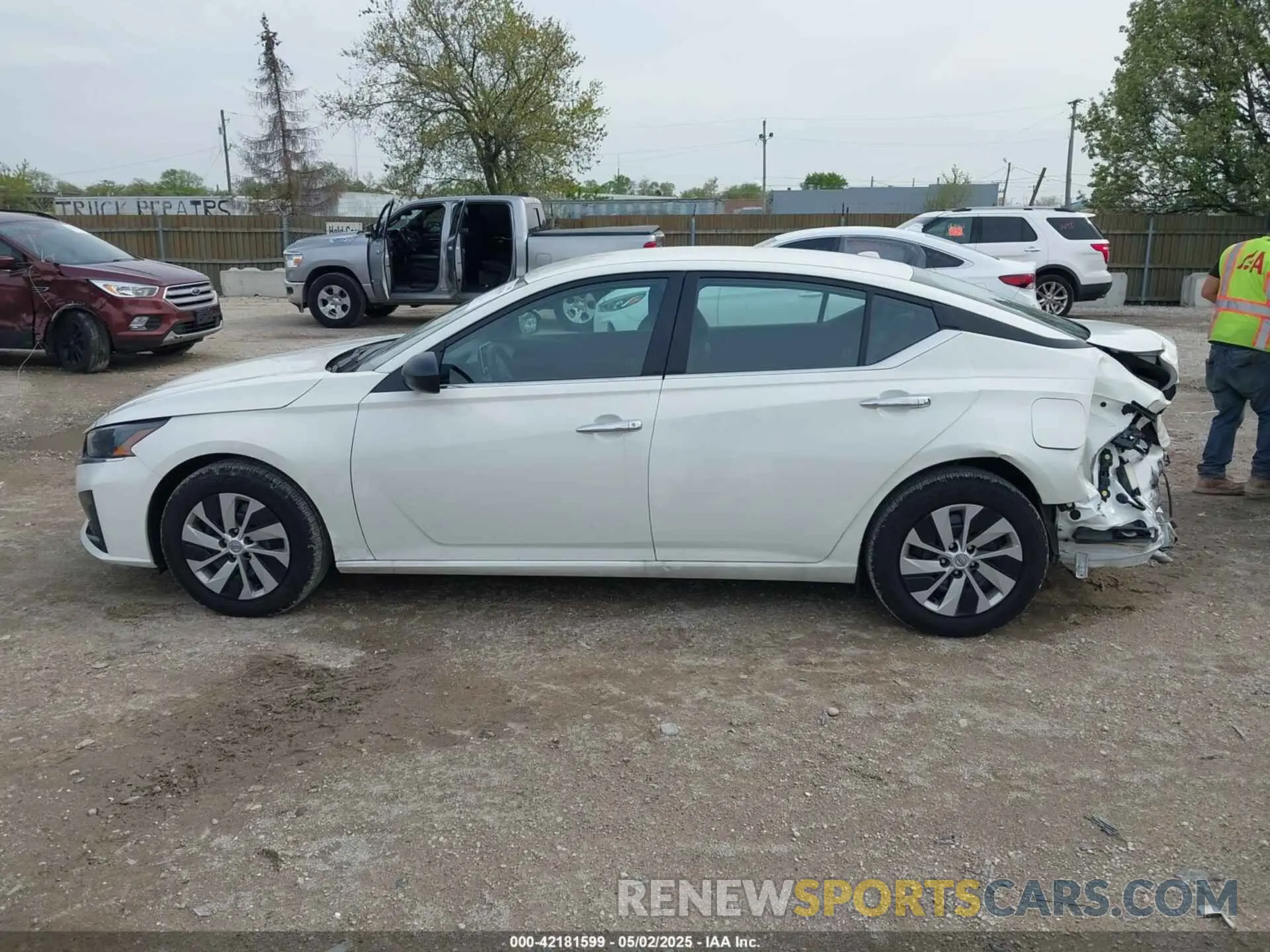 15 Photograph of a damaged car 1N4BL4BV2SN352010 NISSAN ALTIMA 2025