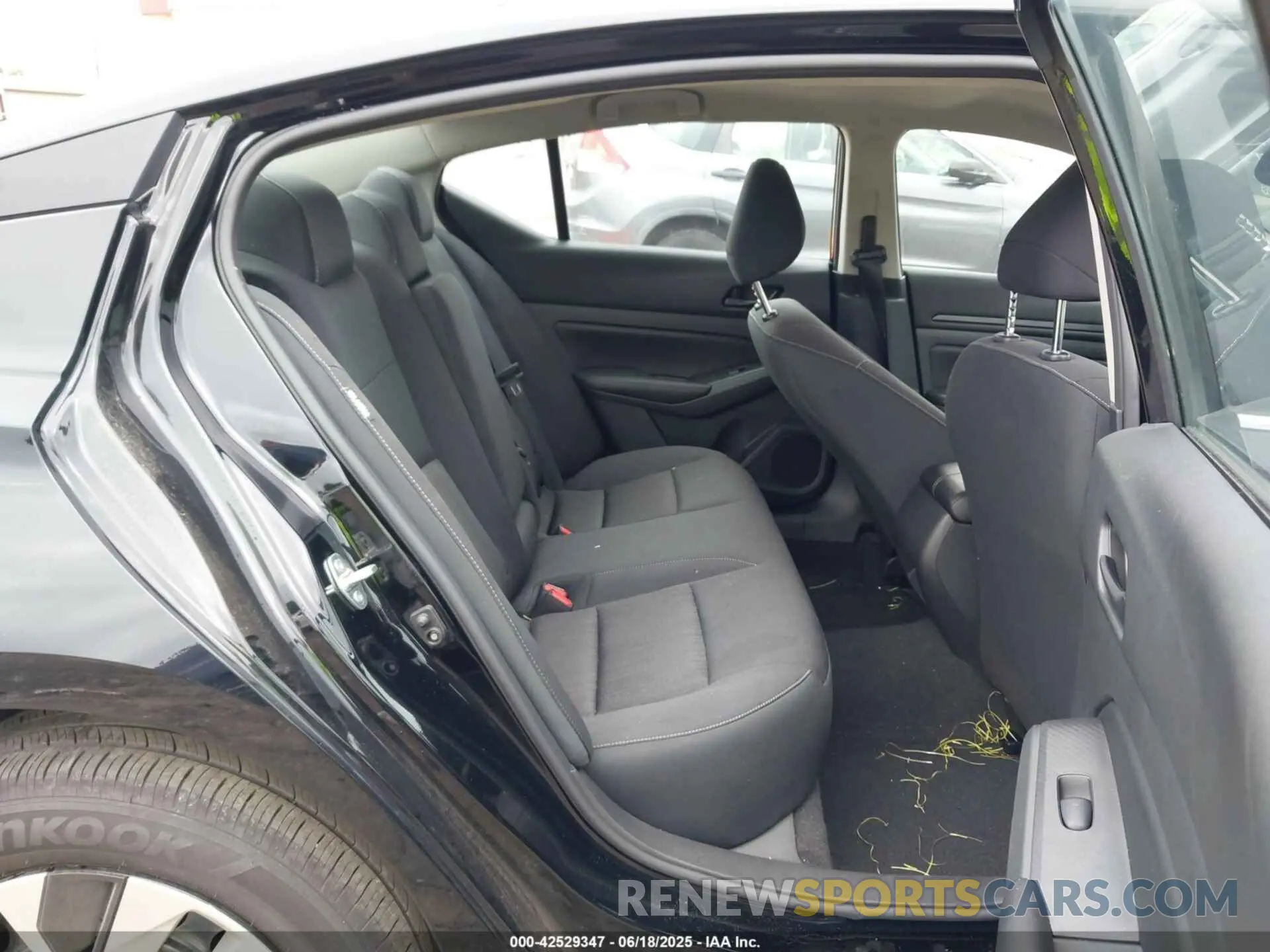 8 Photograph of a damaged car 1N4BL4BV4SN325231 NISSAN ALTIMA 2025