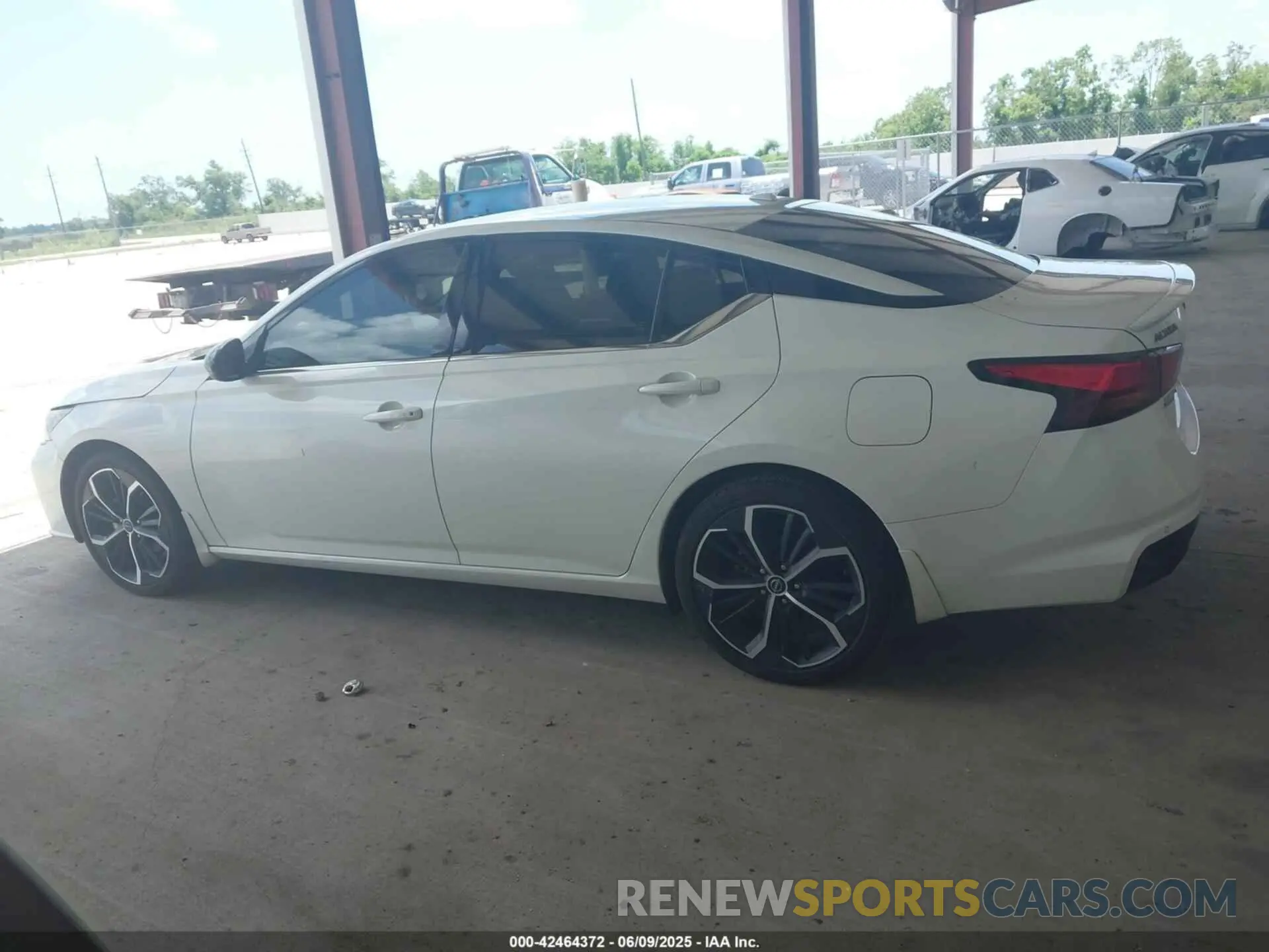 14 Photograph of a damaged car 1N4BL4CV3SN329205 NISSAN ALTIMA 2025
