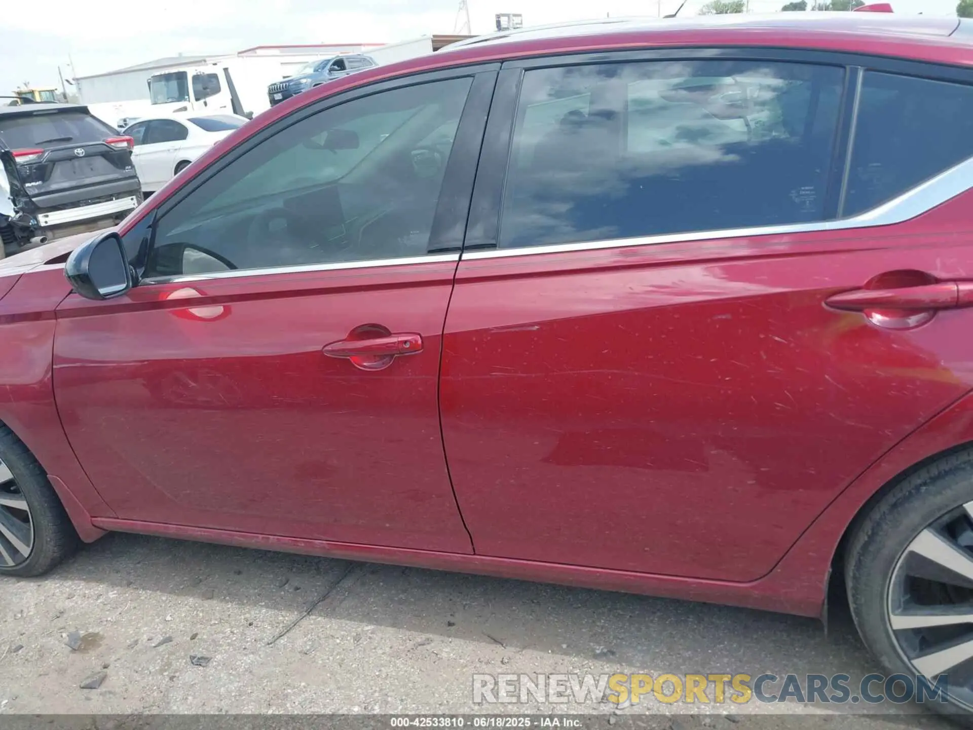 14 Photograph of a damaged car 1N4BL4CV6SN305447 NISSAN ALTIMA 2025