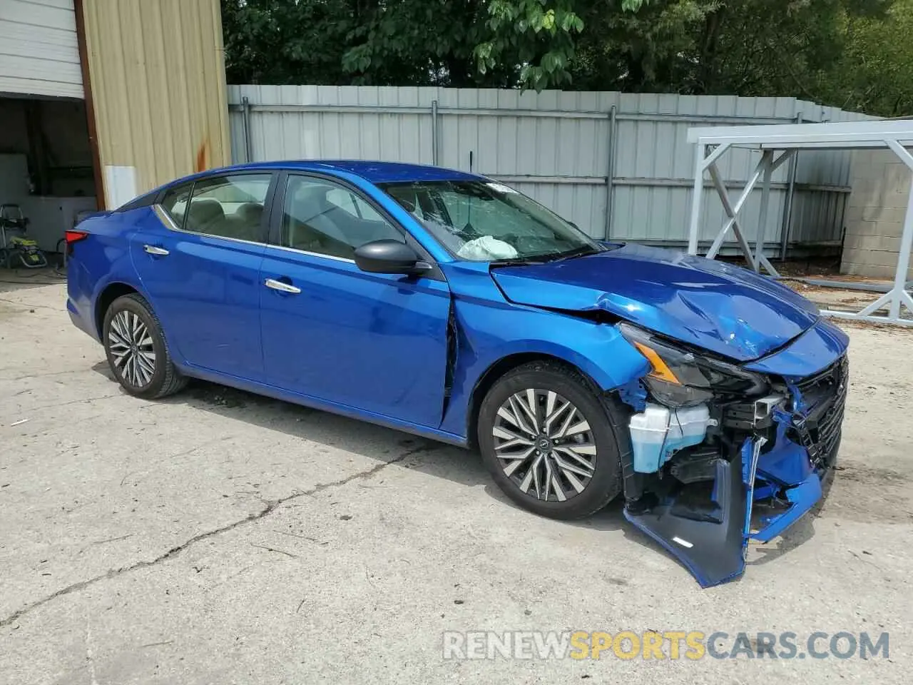 4 Photograph of a damaged car 1N4BL4DV0SN304972 NISSAN ALTIMA 2025