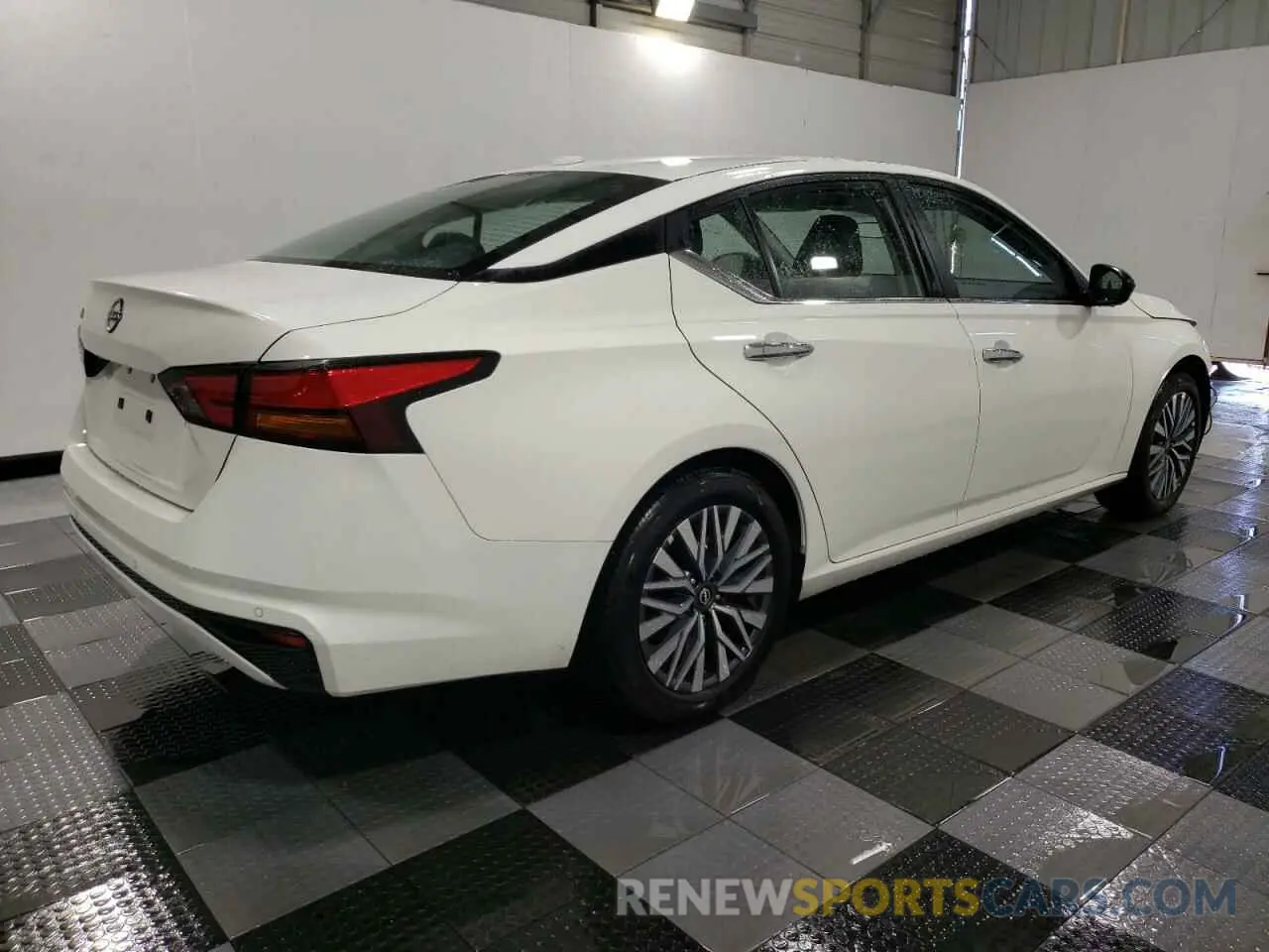 3 Photograph of a damaged car 1N4BL4DV0SN317981 NISSAN ALTIMA 2025