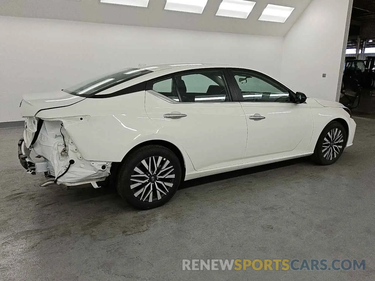 3 Photograph of a damaged car 1N4BL4DV0SN348325 NISSAN ALTIMA 2025
